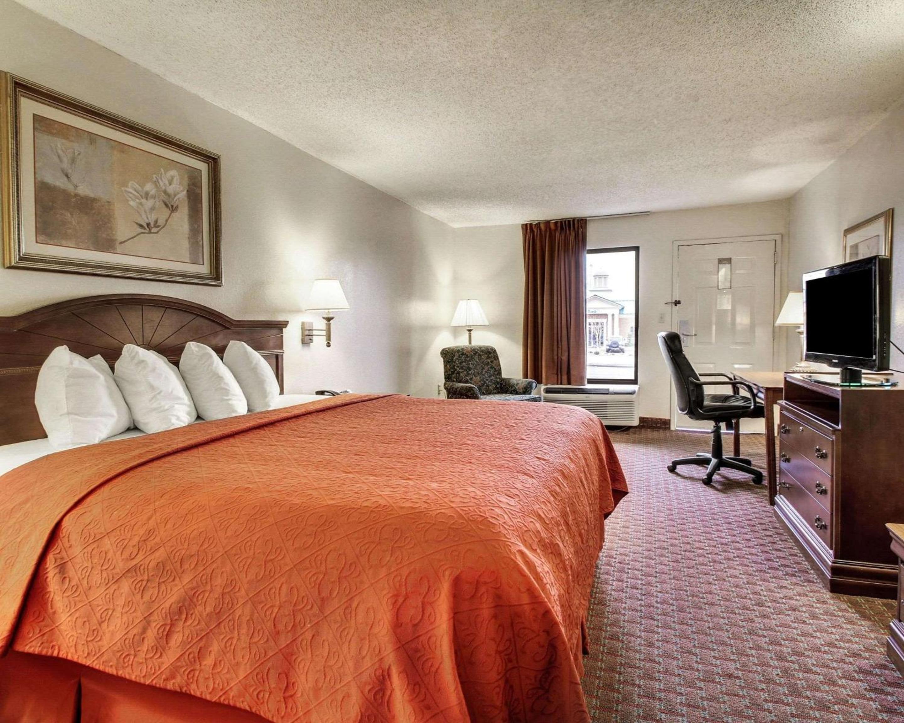 King Room - Non-Smoking photo 1