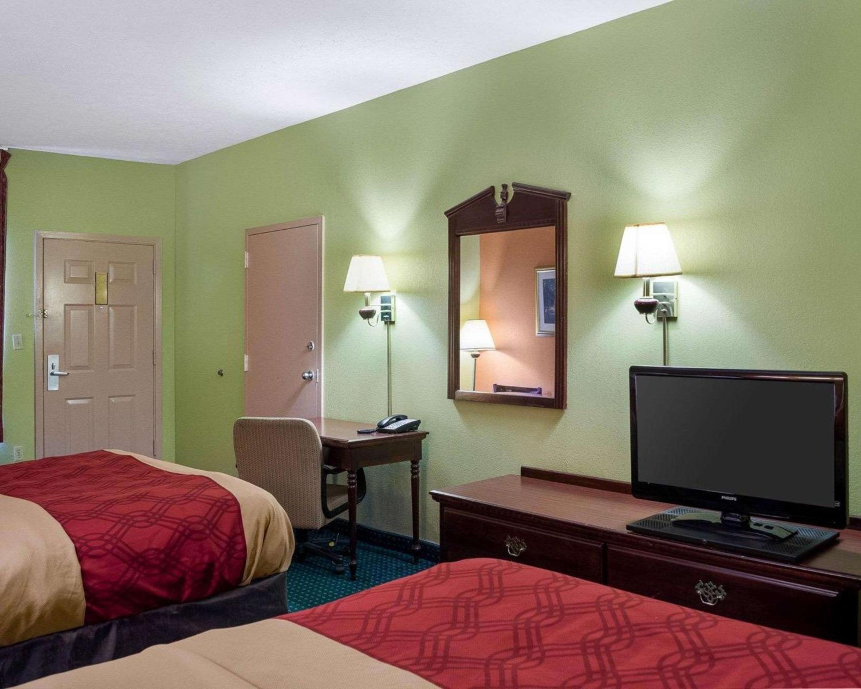 Double Room with Two Double Beds - Non-Smoking photo 1