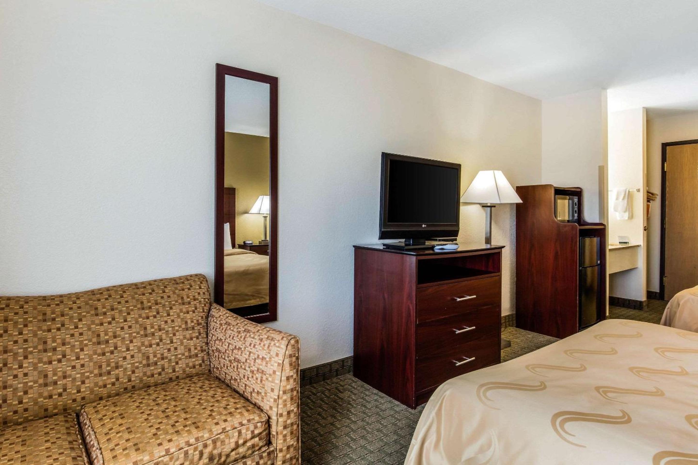 Double Room with Two Double Beds - Non-Smoking - Photo 1