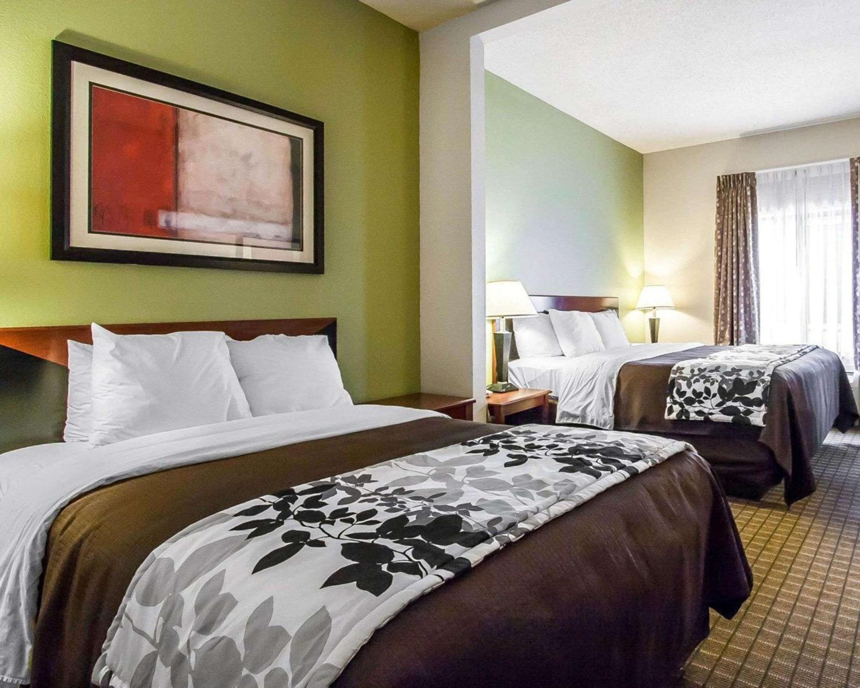 Standard King Room - Non-Smoking  - Photo 4