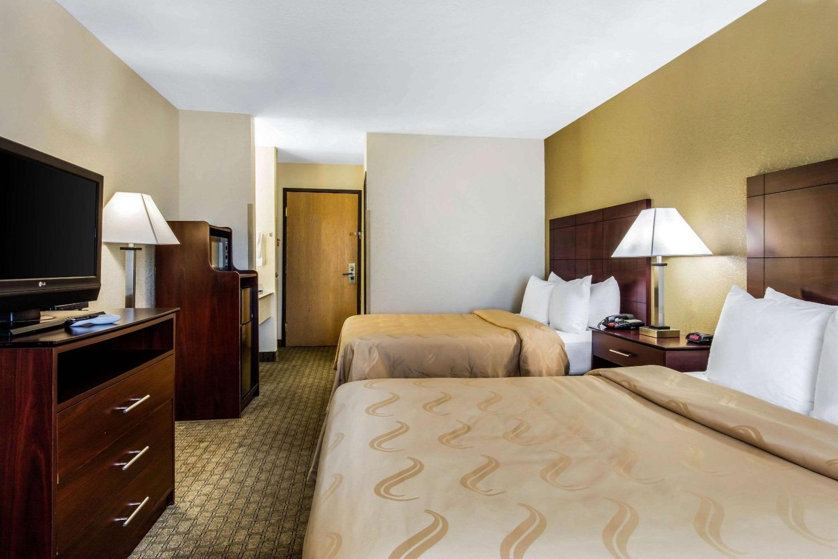 Double Room with Two Double Beds - Non-Smoking - Photo 3