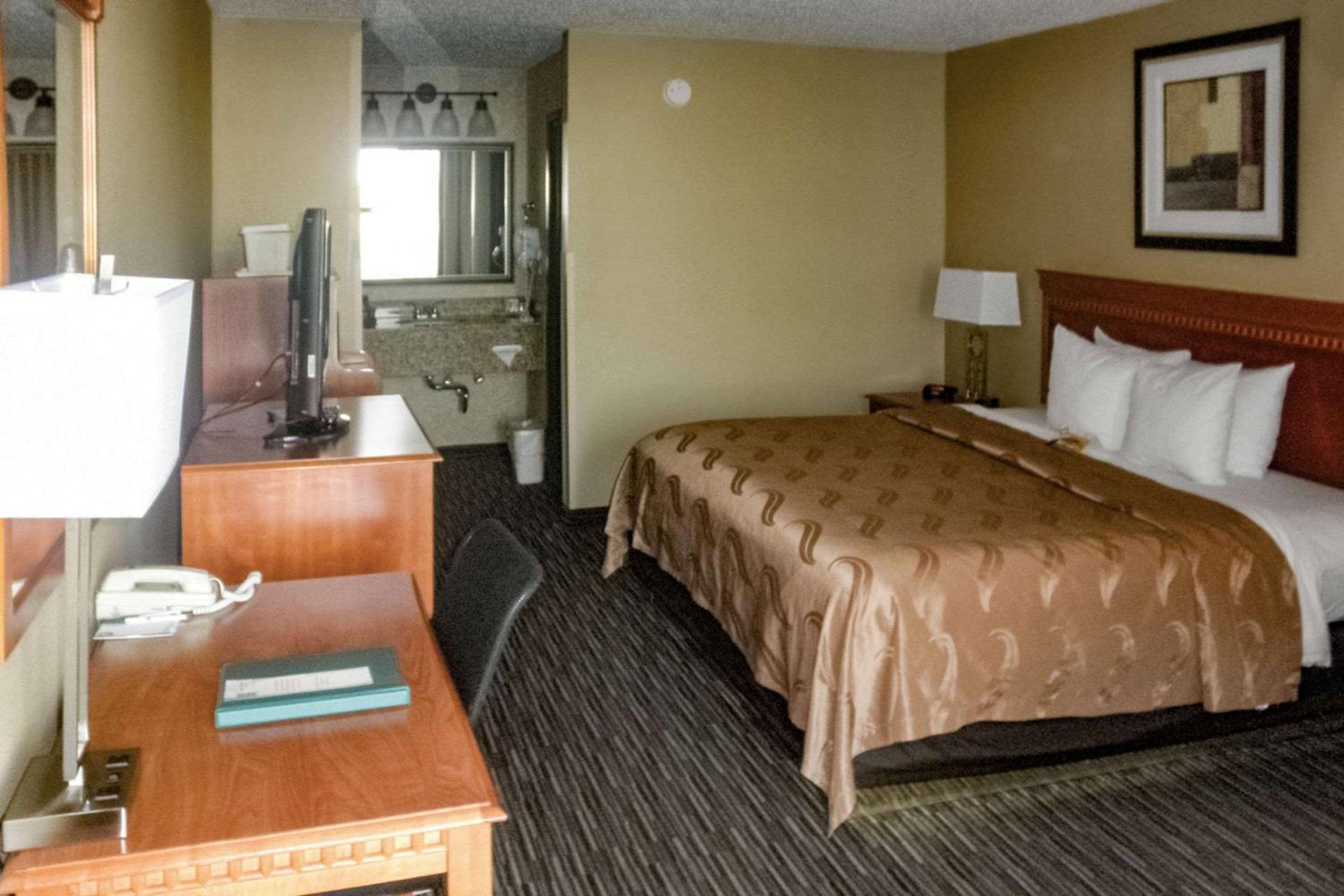 King Room - Non-Smoking photo 3