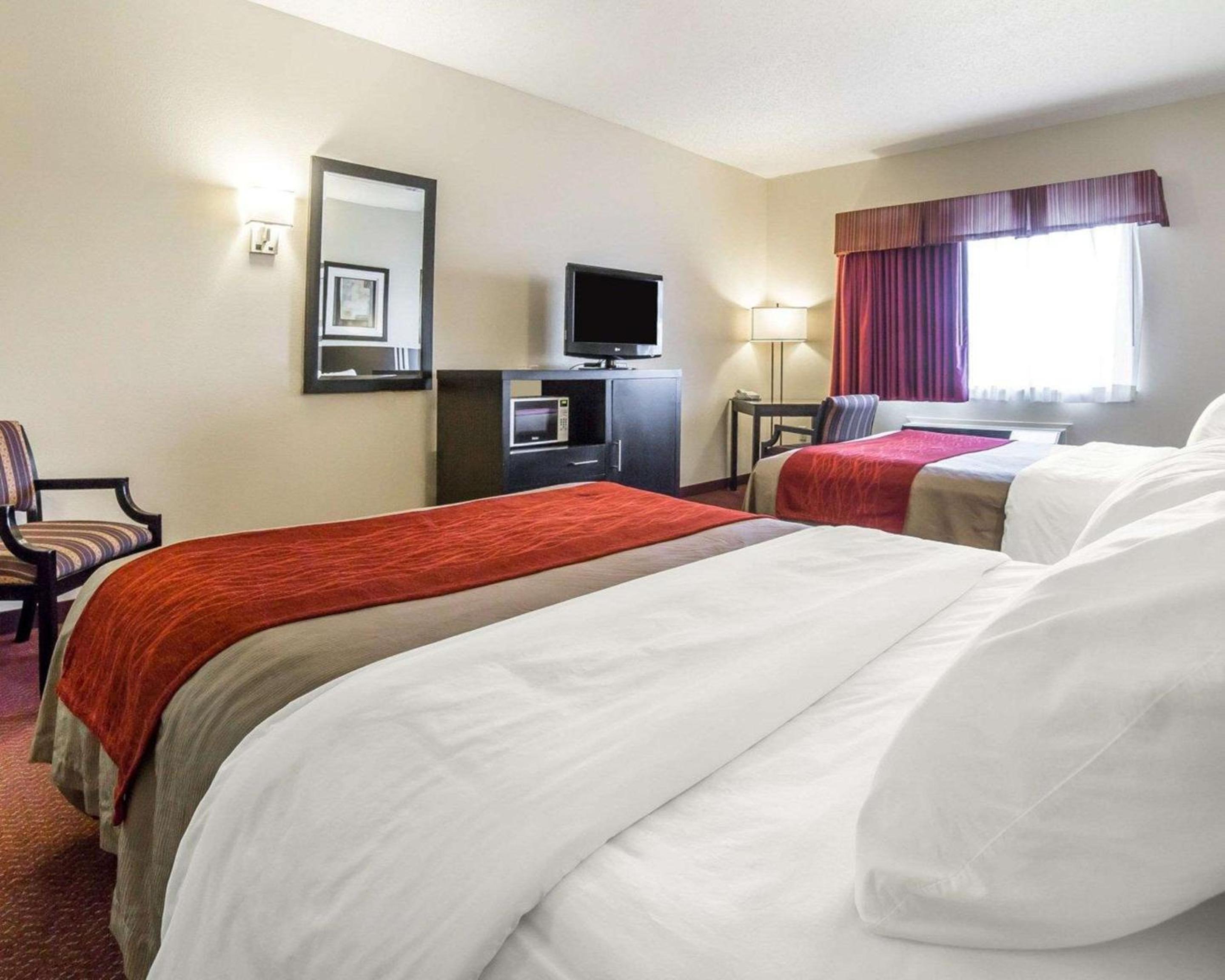 Deluxe Queen Room with Two Queen Beds - Photo 2