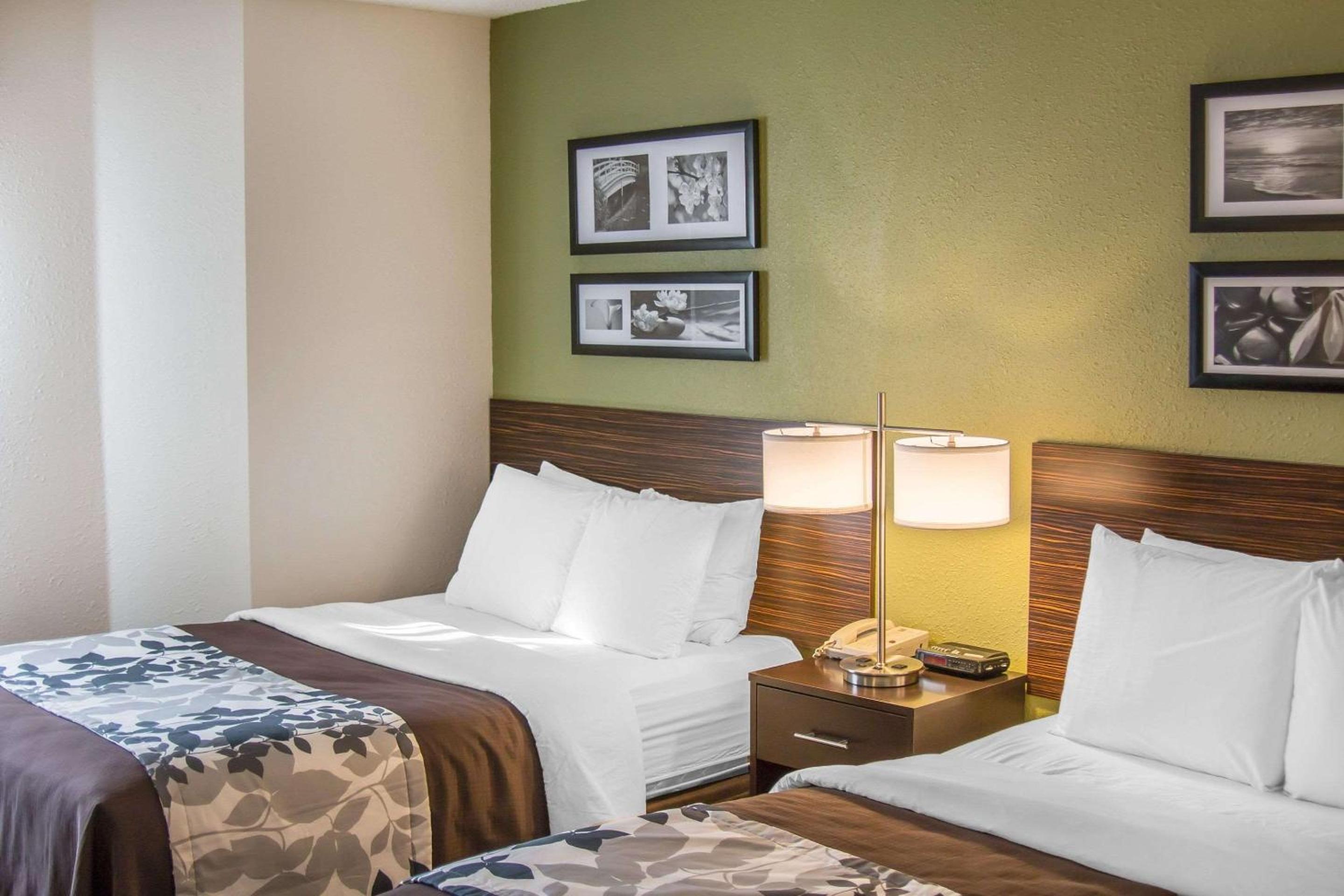 Double Room with Two Double Beds - Non-Smoking - Photo 2