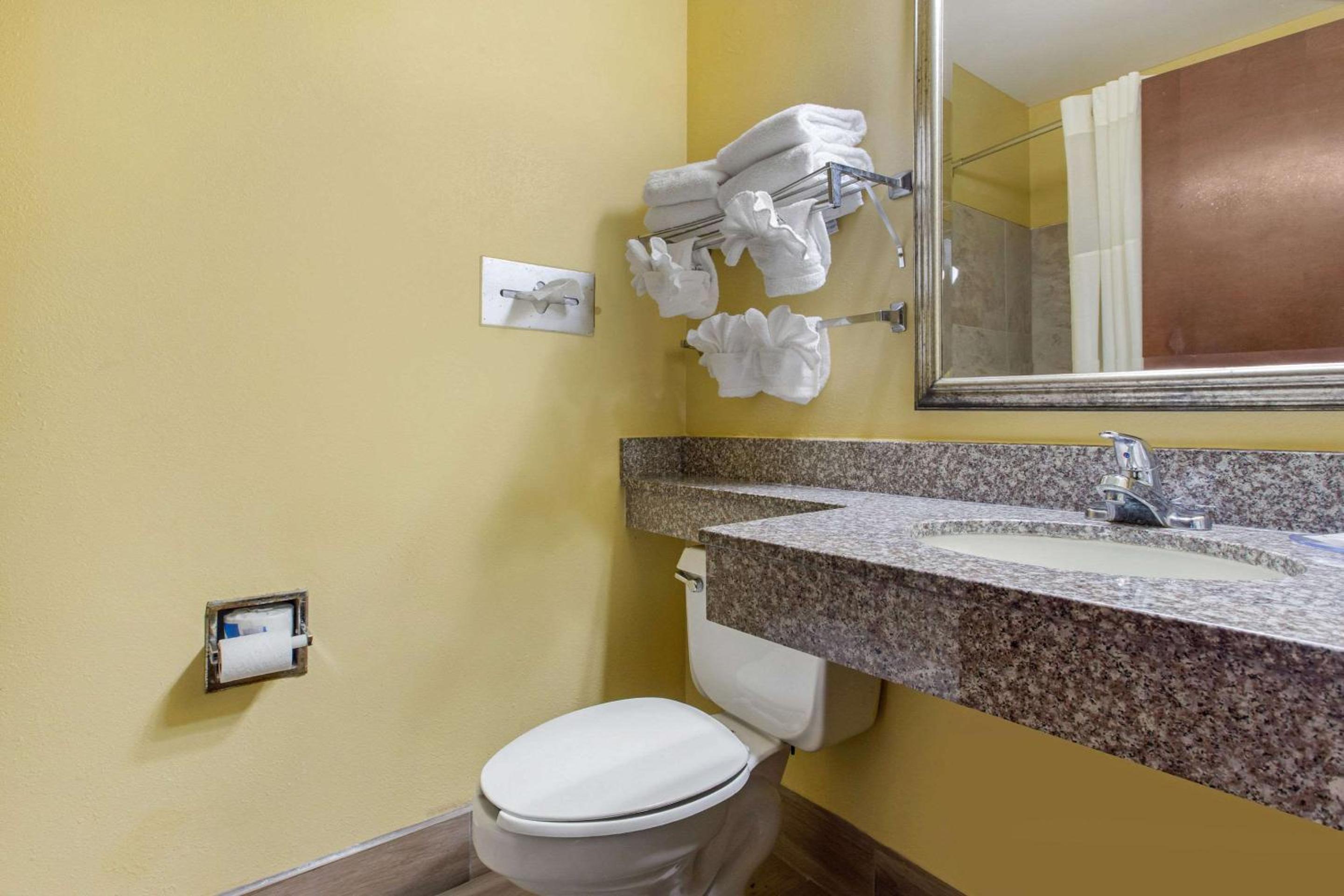 Double Room with Two Double Beds - Non-Smoking - Photo 5