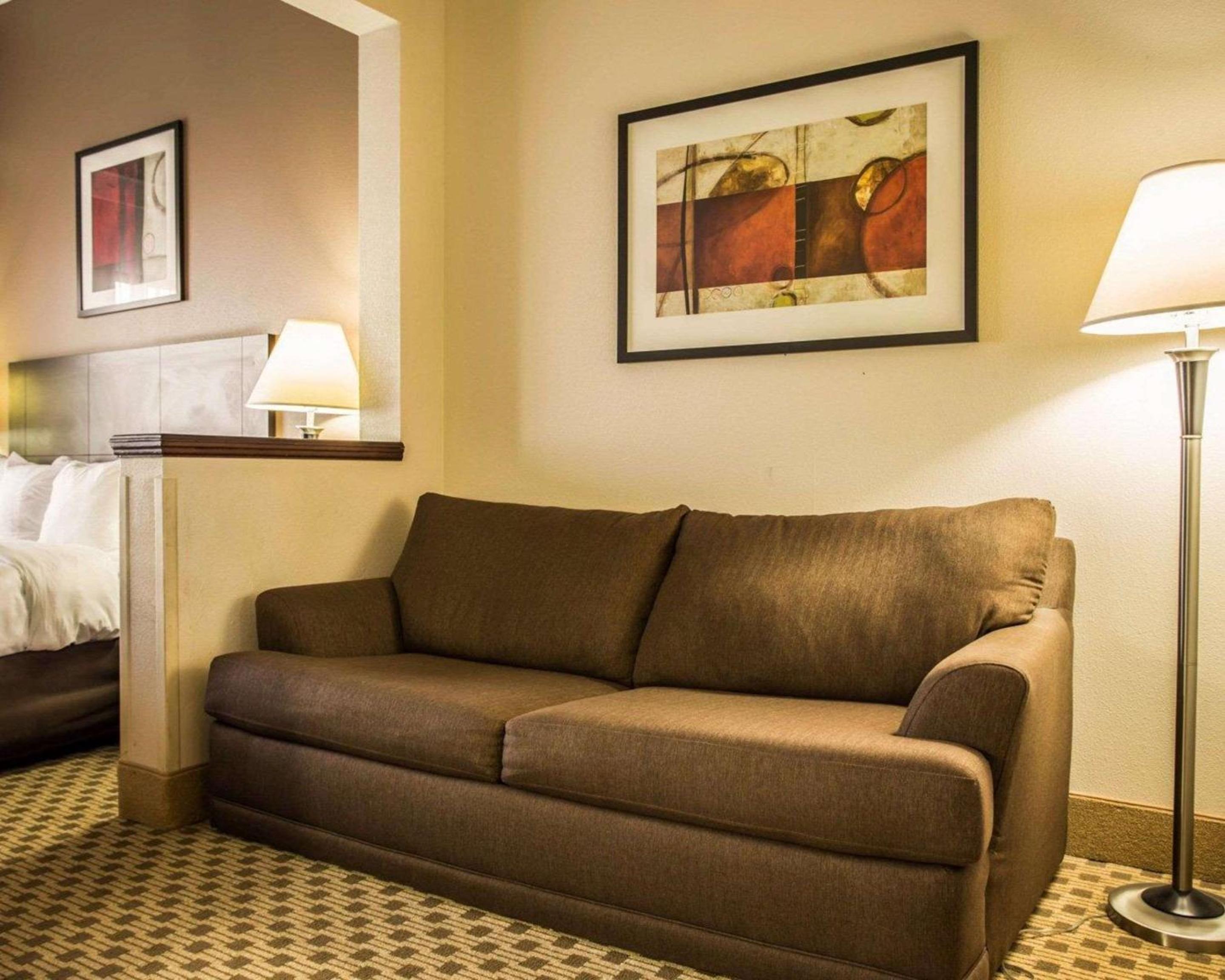 King Suite - Non-Smoking - Photo 1