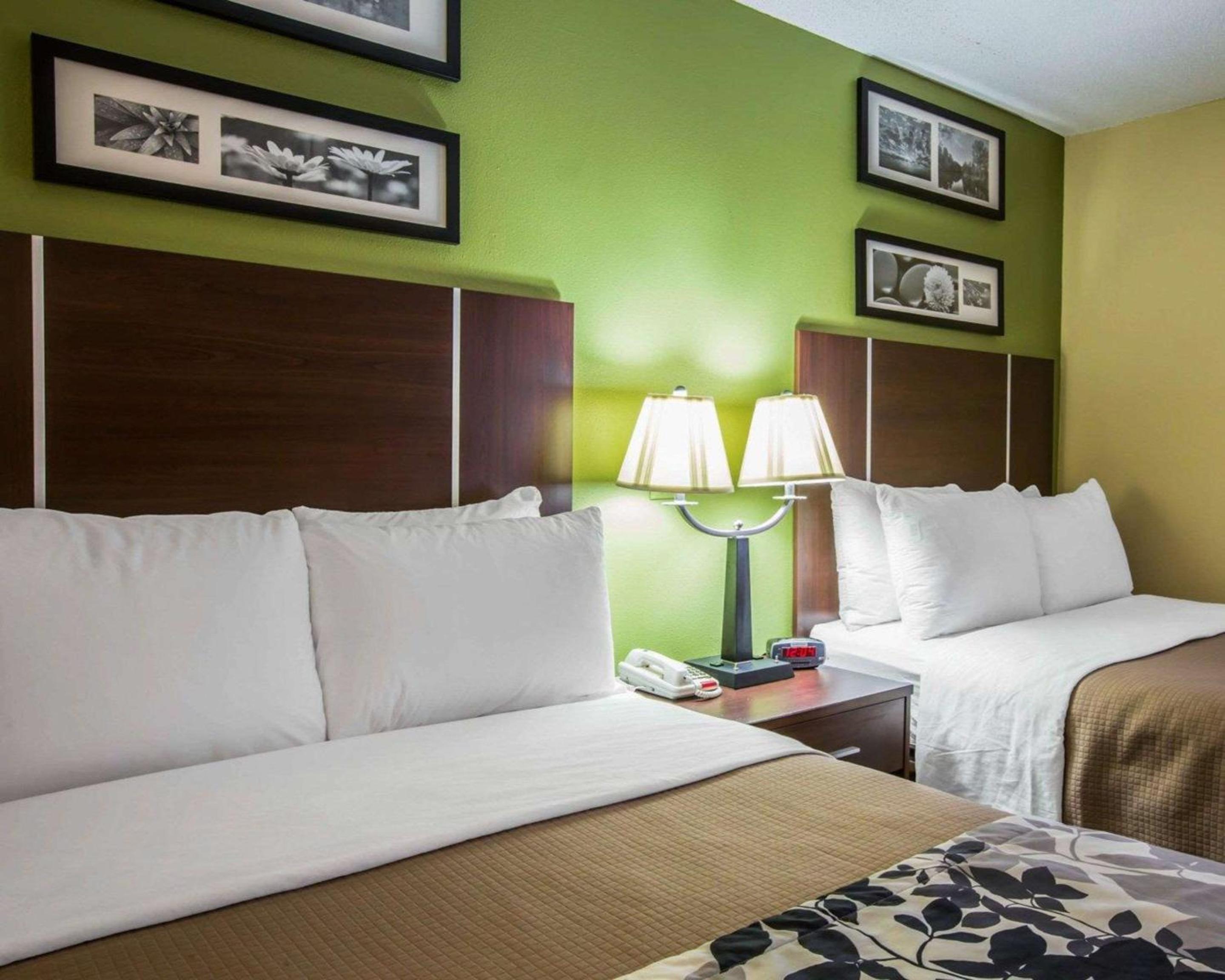 Double Room with Two Double Beds - Non-Smoking - Photo 4
