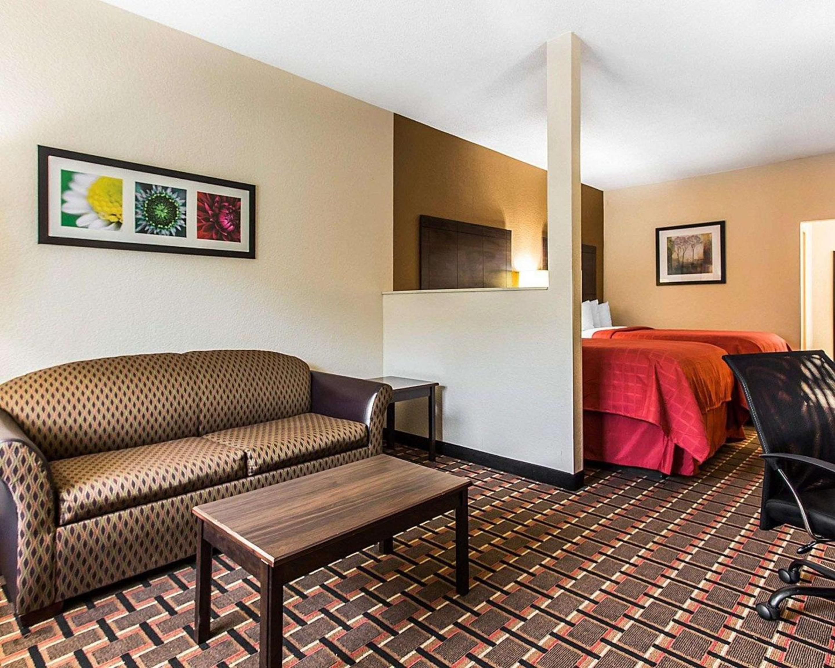 Suite with Two Double Beds - Smoking - Photo 11
