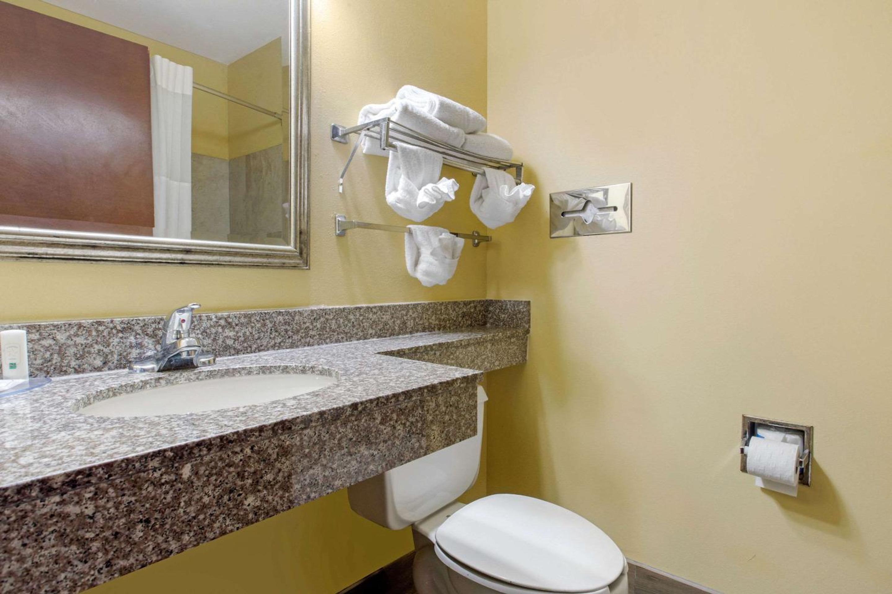 King Room - Non-Smoking - Photo 3