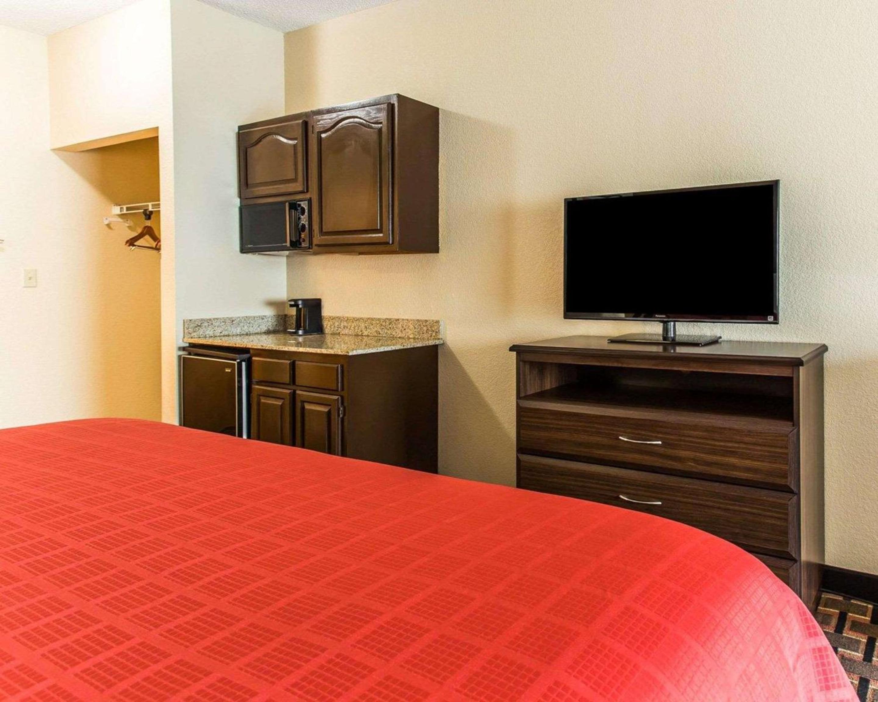 Suite with Two Double Beds - Smoking - Photo 5