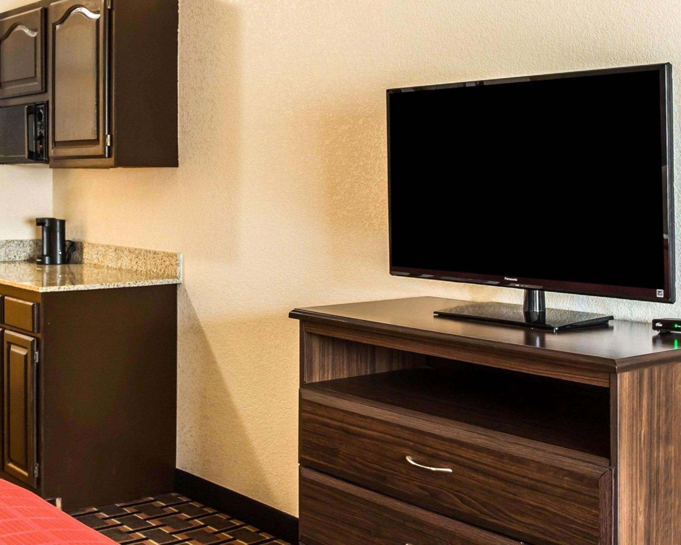 Suite with Two Double Beds - Smoking - Photo 6