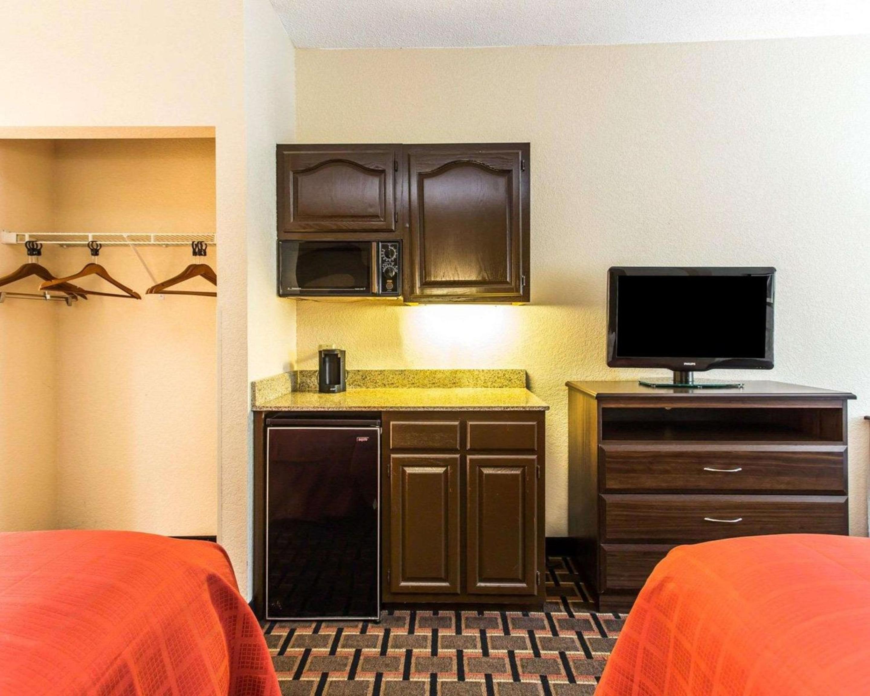 Suite with Two Double Beds - Smoking - Photo 13