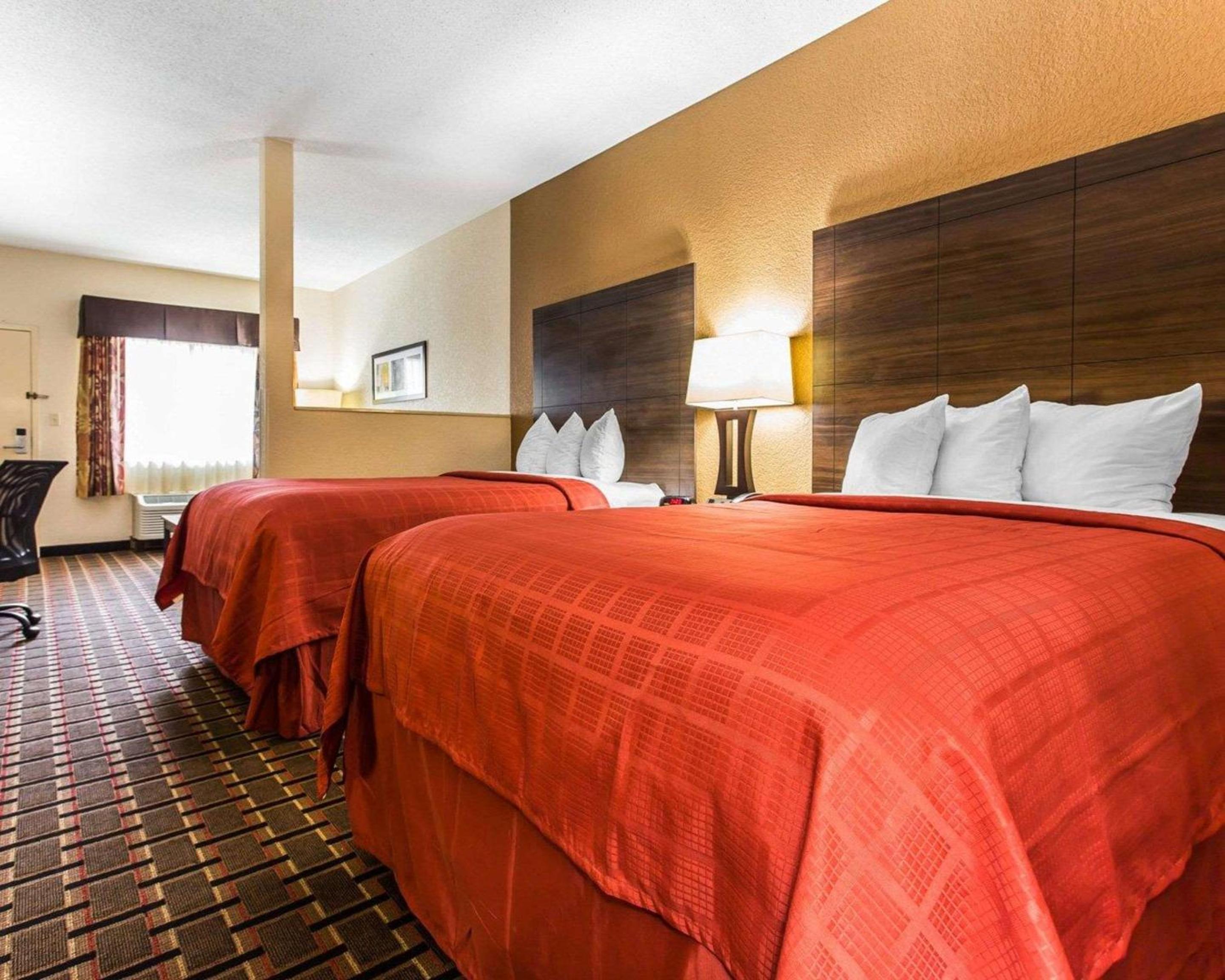 Suite with Two Double Beds - Smoking - Photo 9