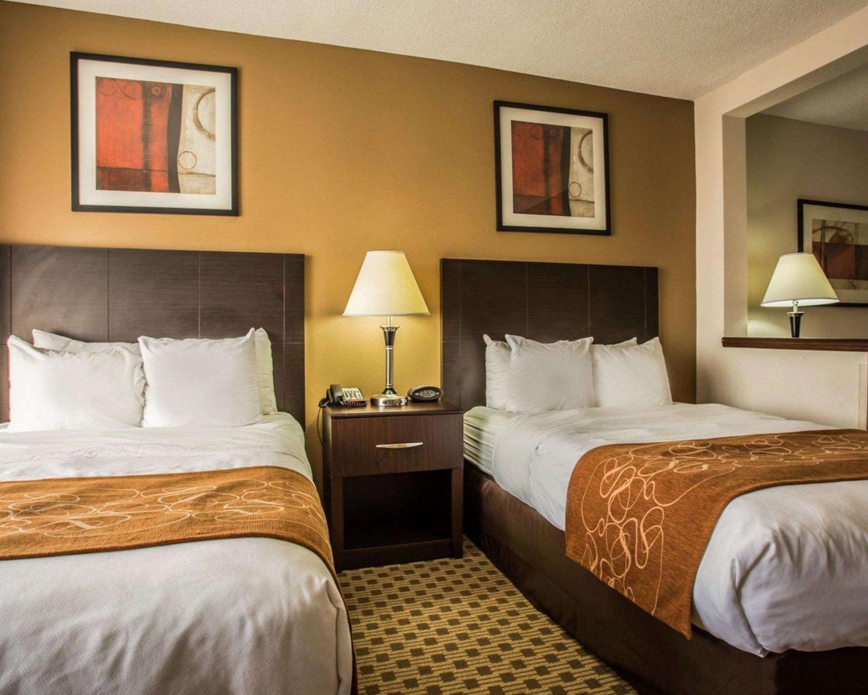 Double Suite with Two Double Beds - Non-Smoking - Photo 5