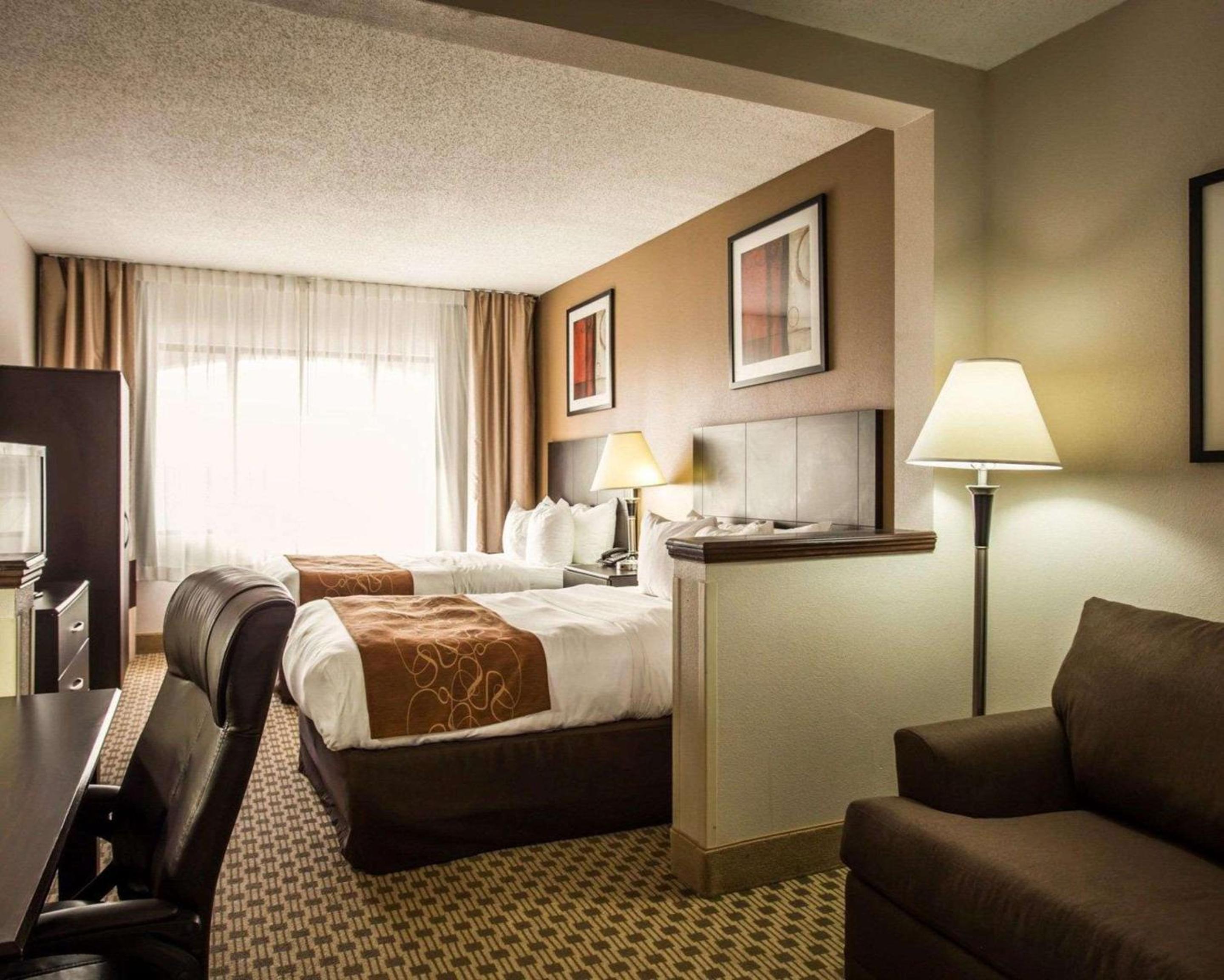 Double Suite with Two Double Beds - Non-Smoking - Photo 4