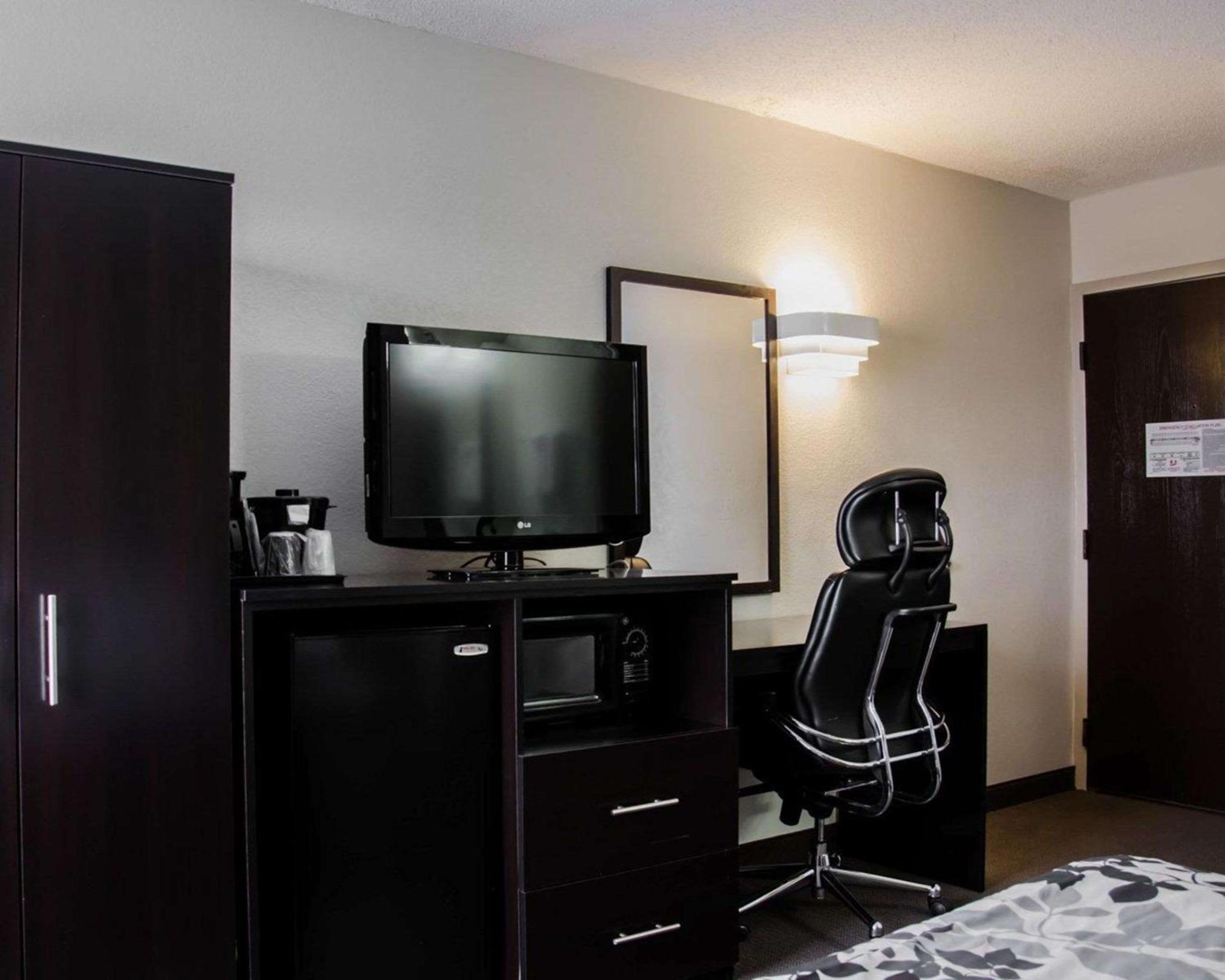Queen Room - Disability Access/Non-Smoking - Photo 2