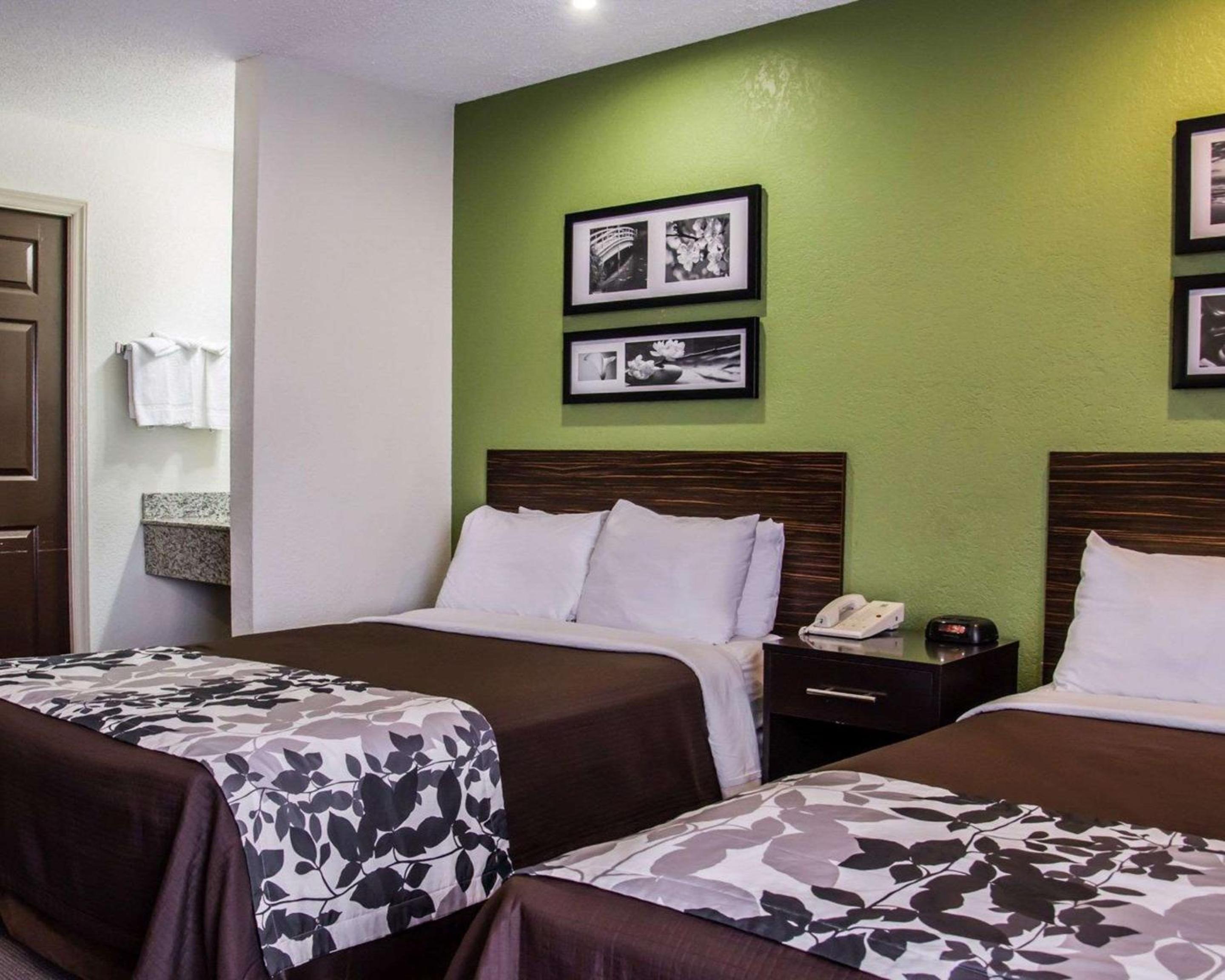 Double Room with Two Double Beds - Non-Smoking - Photo 6