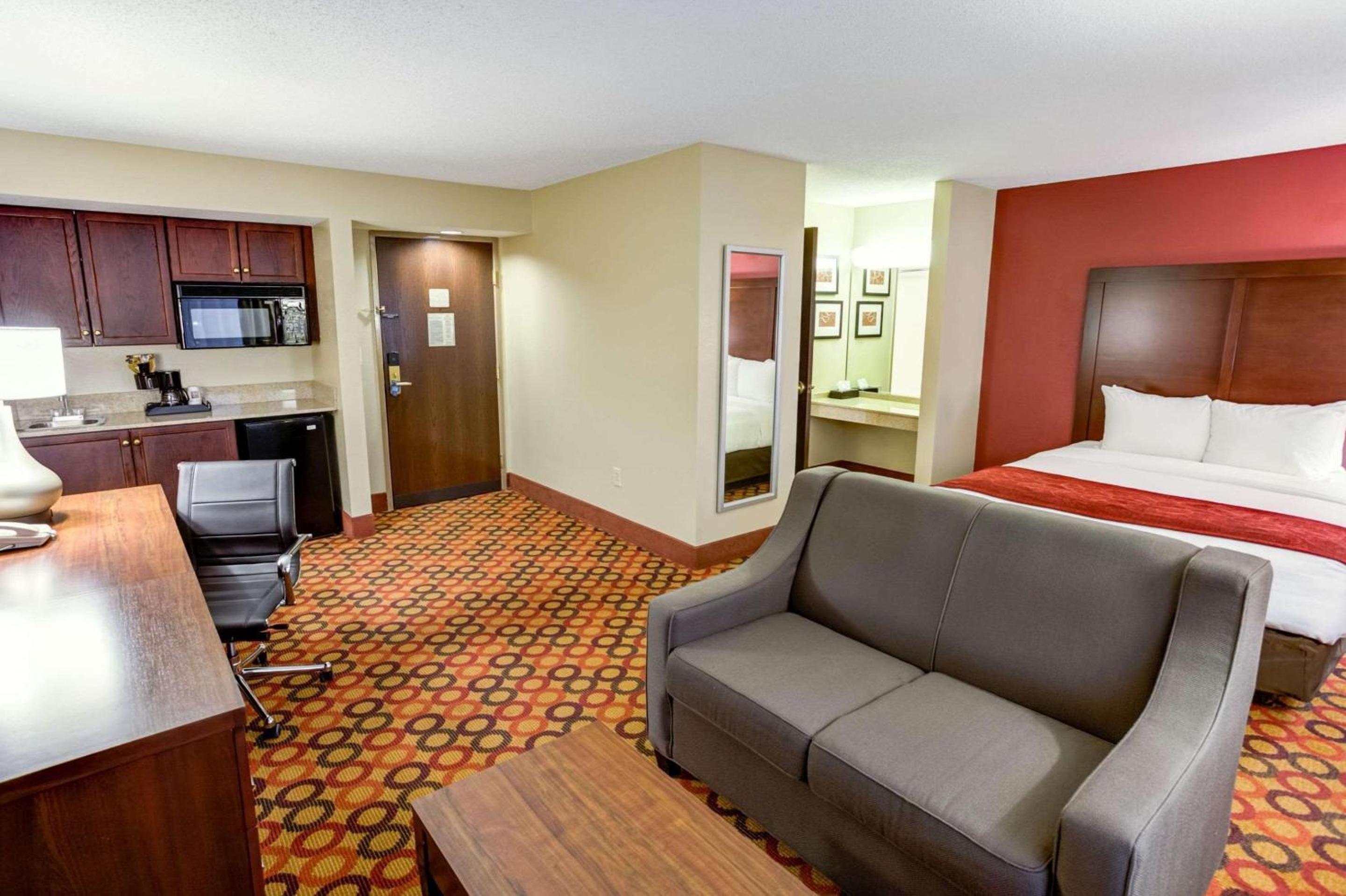 King Studio Suite - Photo 2