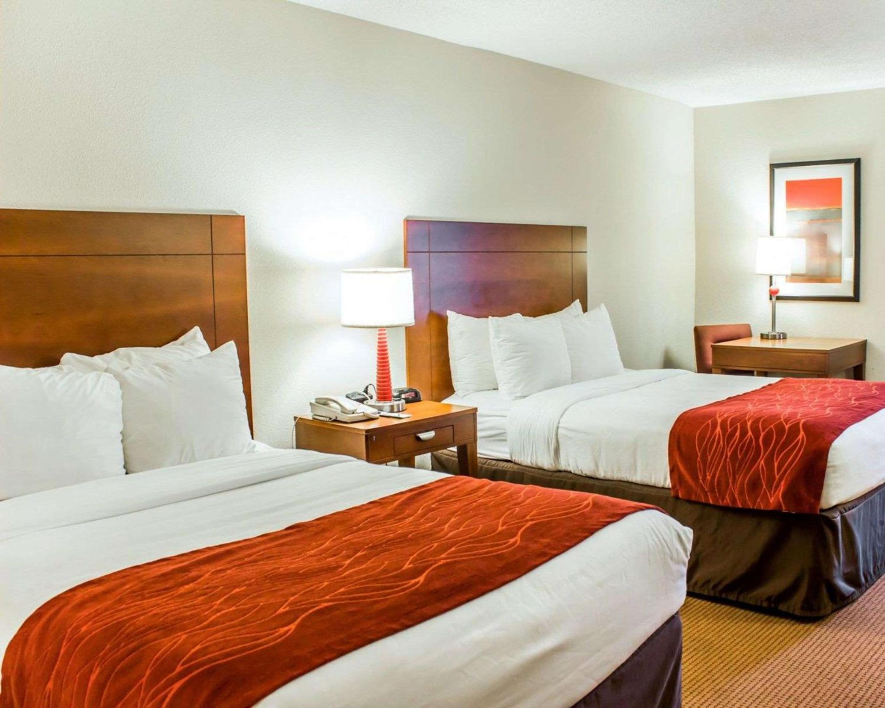 Double Room with Two Double Beds - Non-Smoking - Photo 1