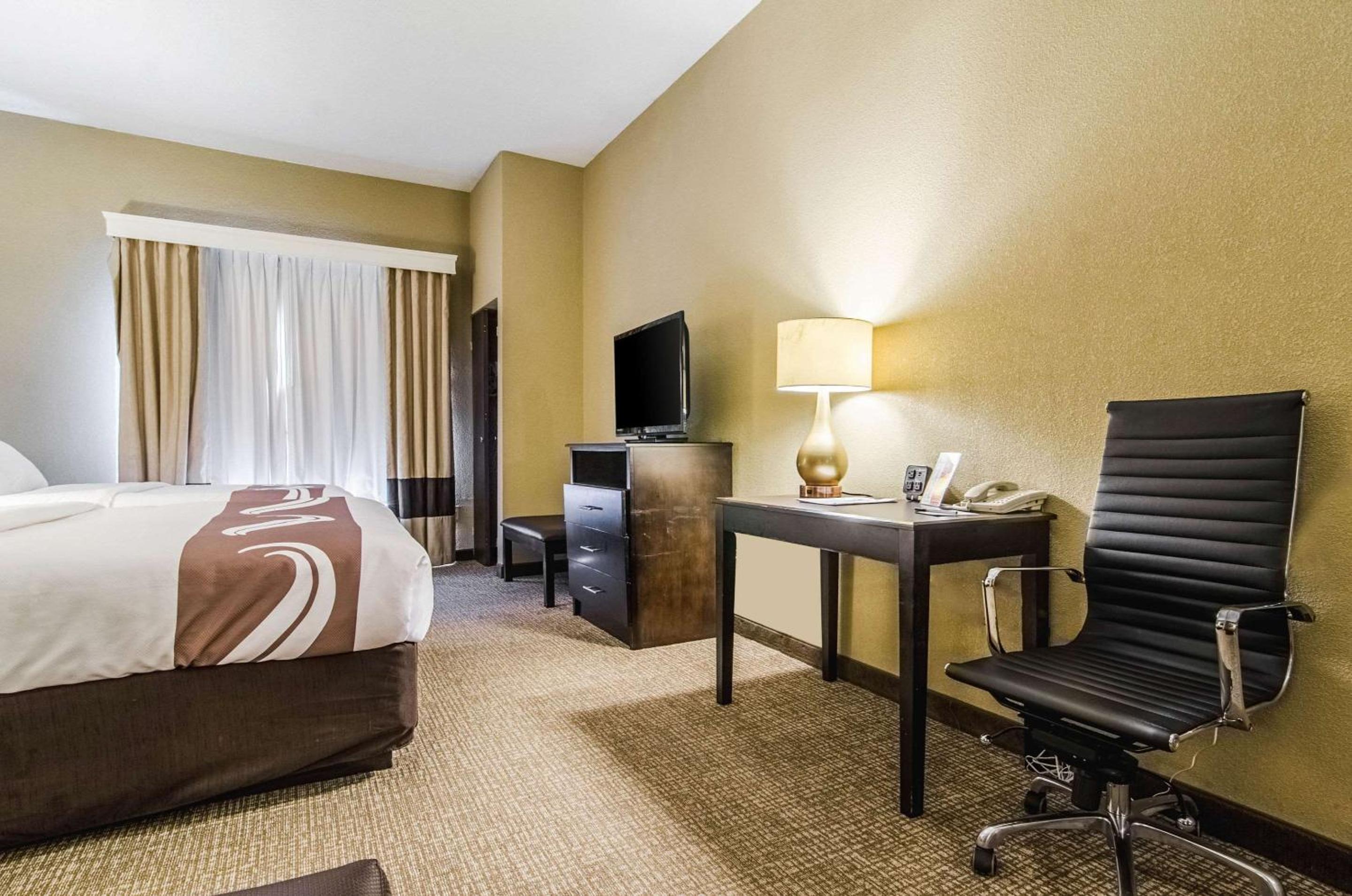 Suite with Two Queen Beds - Accessible/Non-Smoking photo 3