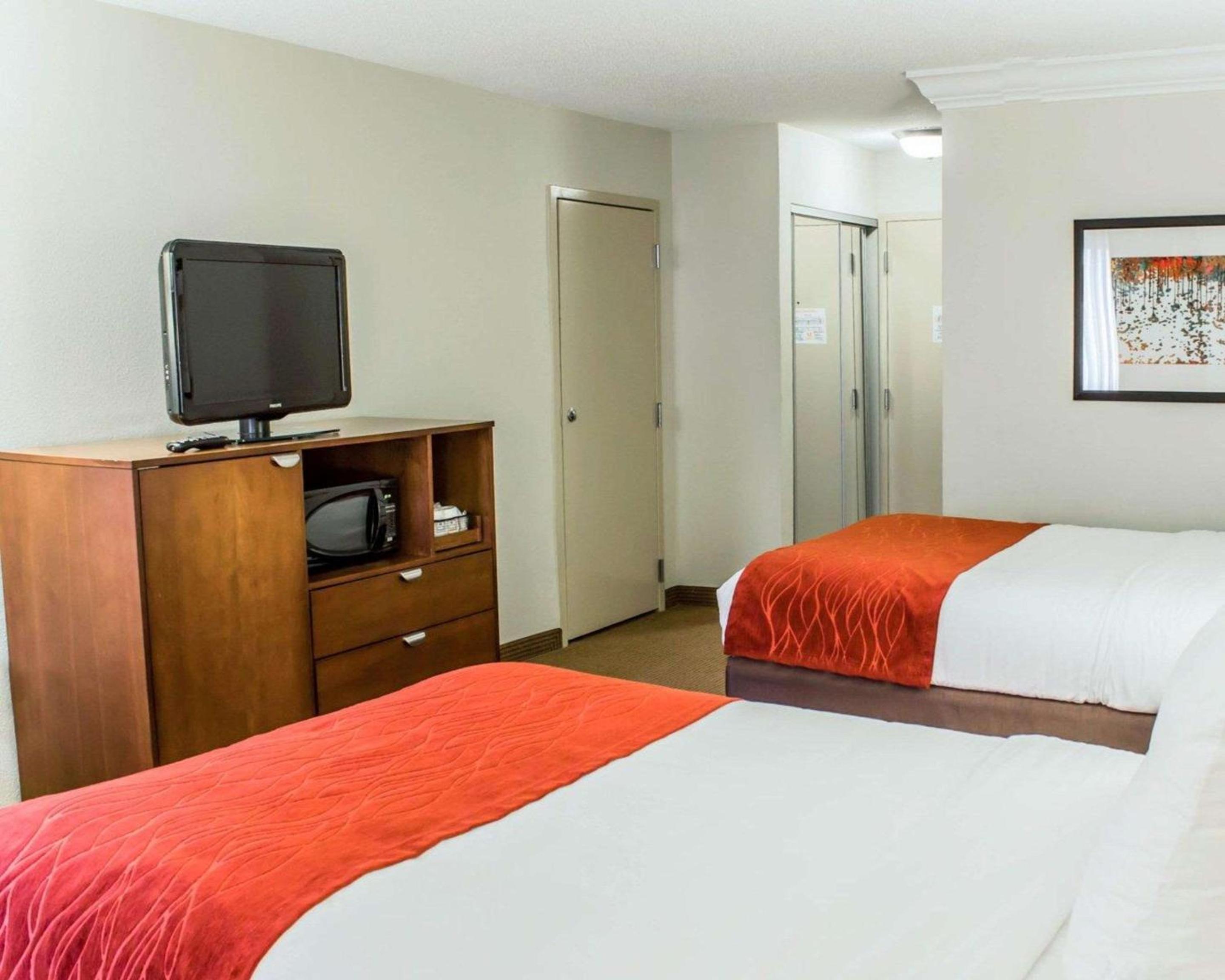 Double Room with Two Double Beds - Non-Smoking - Photo 7