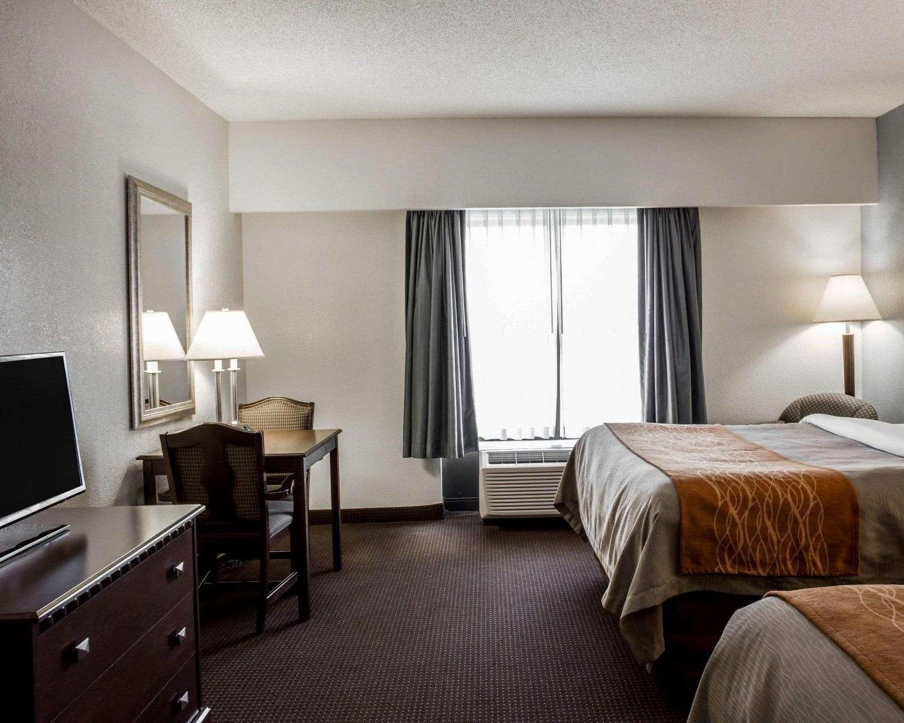Queen Room with 2 Queen Beds - Disability Access/Non-Smoking - Photo 1