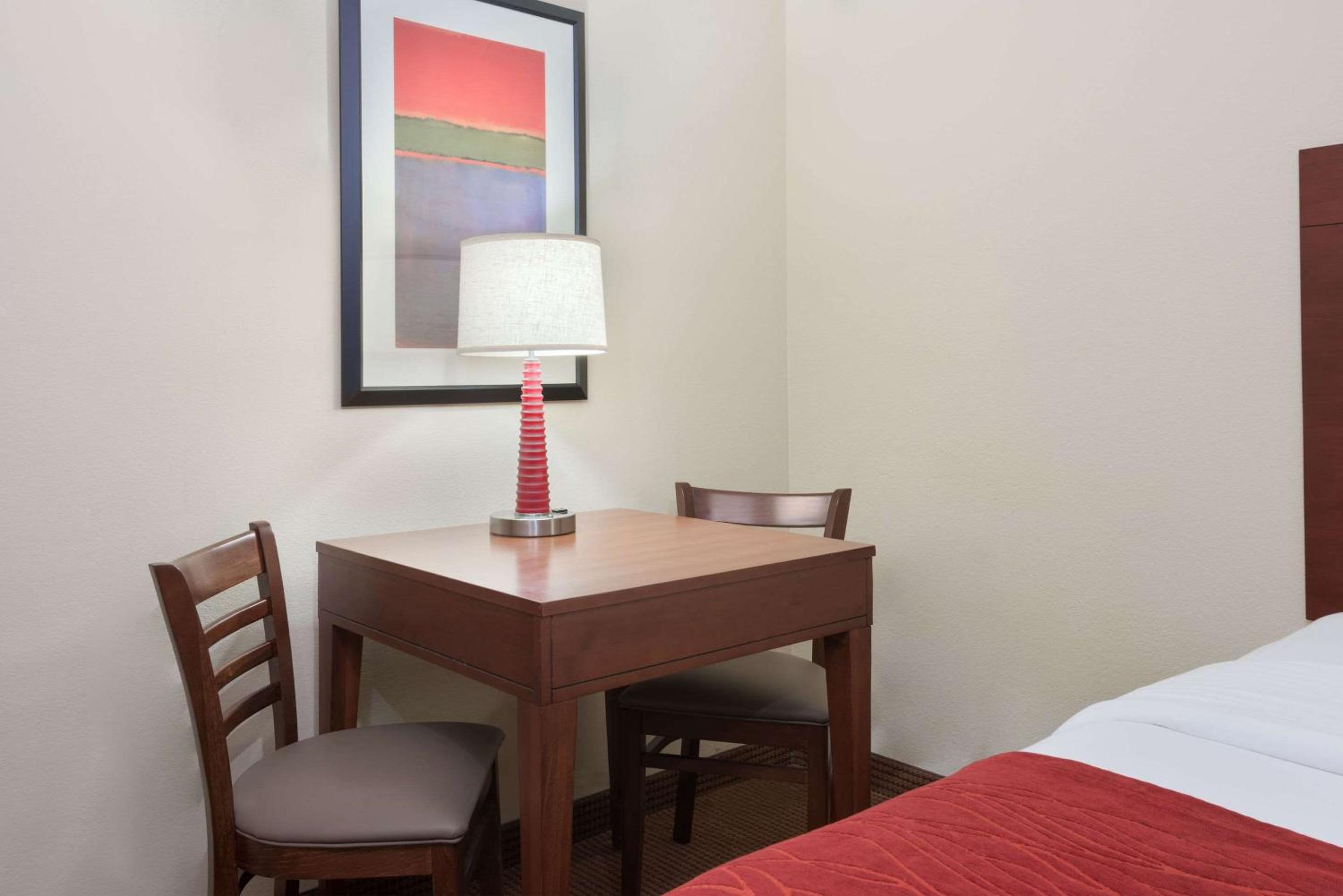 Double Room with Two Double Beds - Non-Smoking - Photo 3