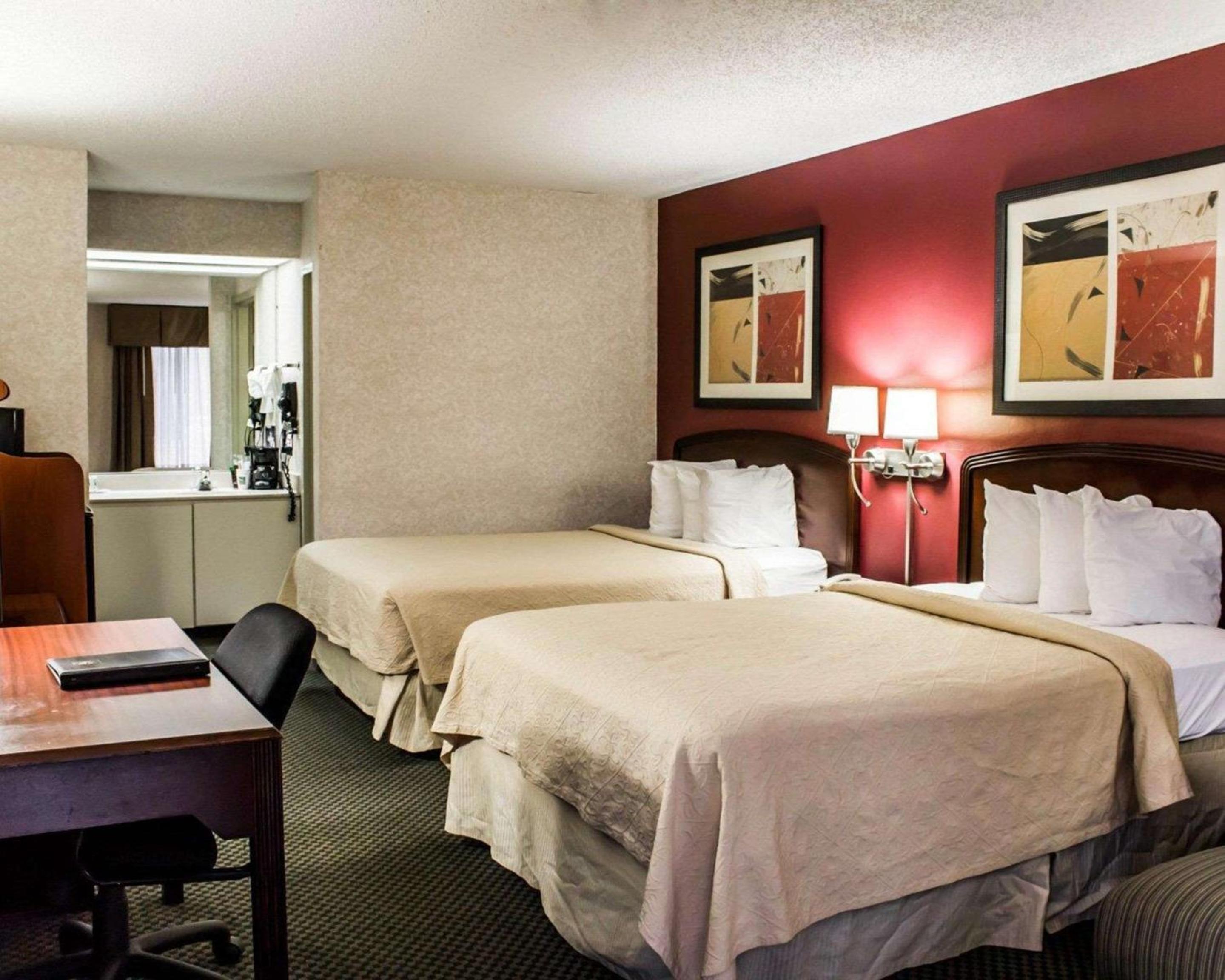 Double Room With Two Double Beds - Non-Smoking photo 2