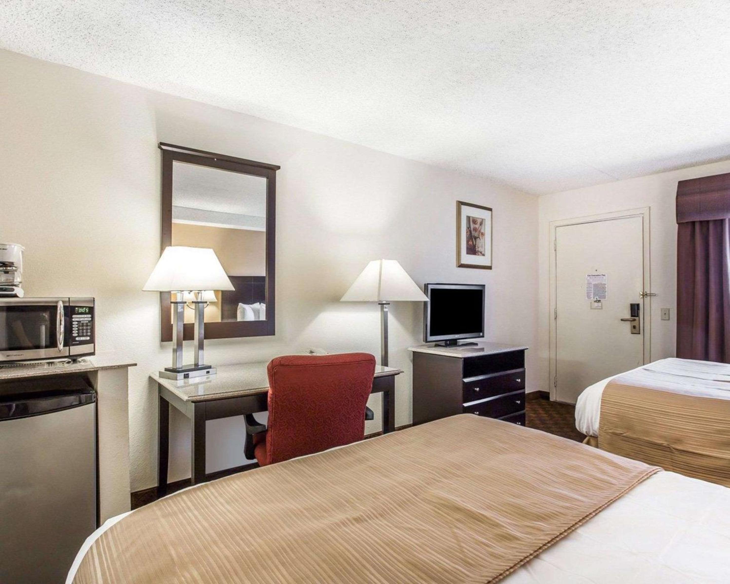 Double Room with Two Double Beds - Non-Smoking photo 1
