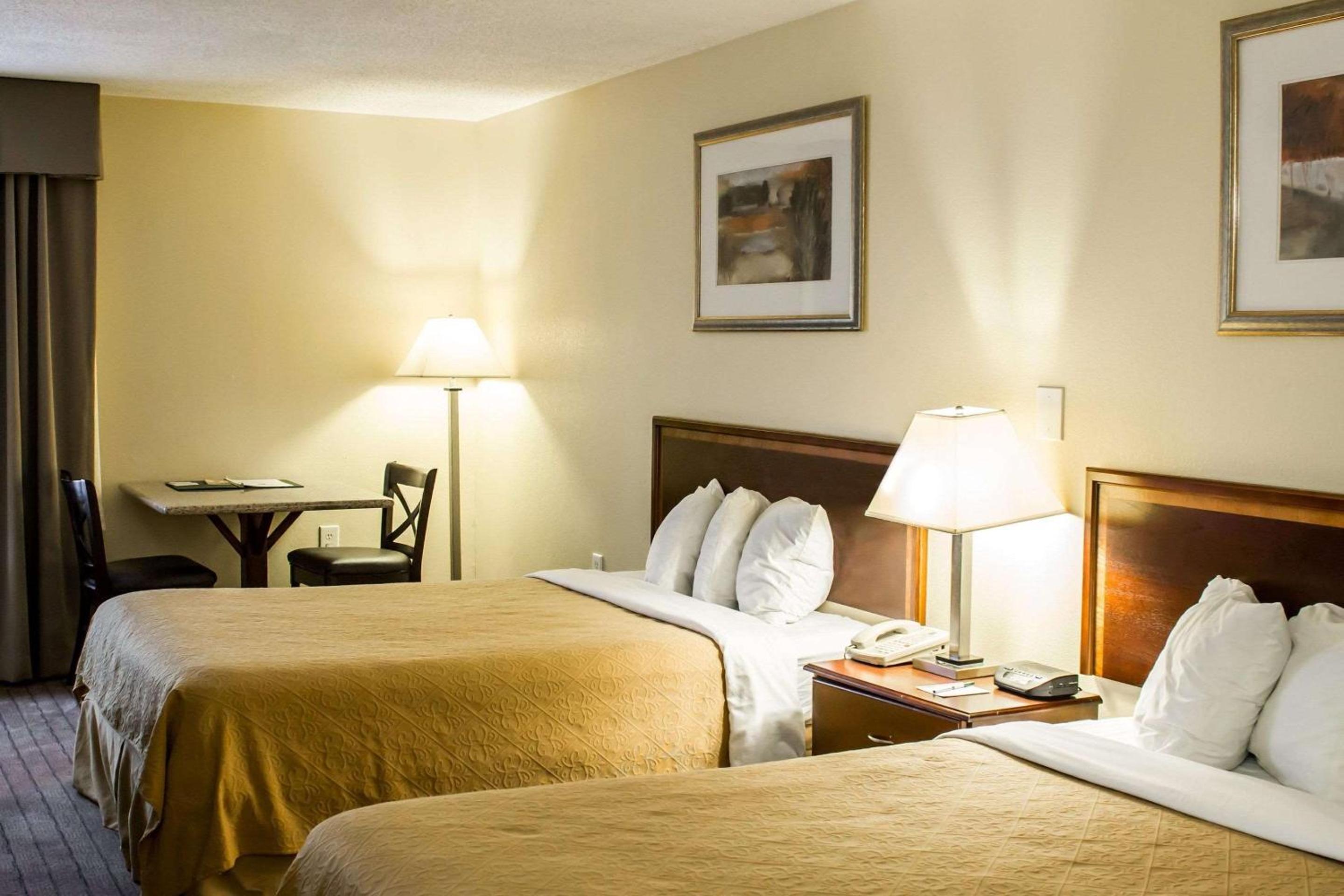 Double Room with Two Double Beds - Non-Smoking - Photo 1