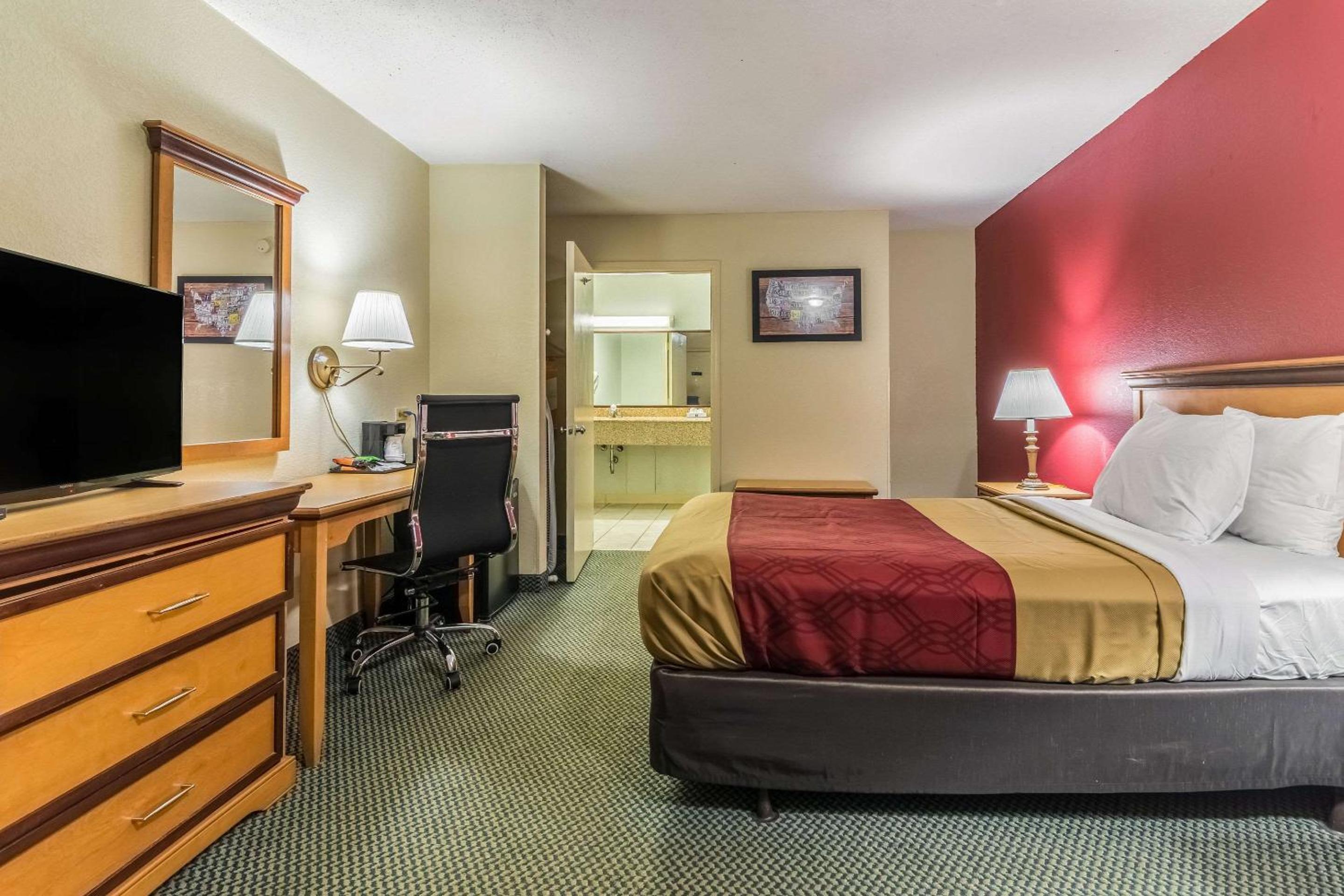 Double Room with Two Double Beds - Smoking - Photo 2