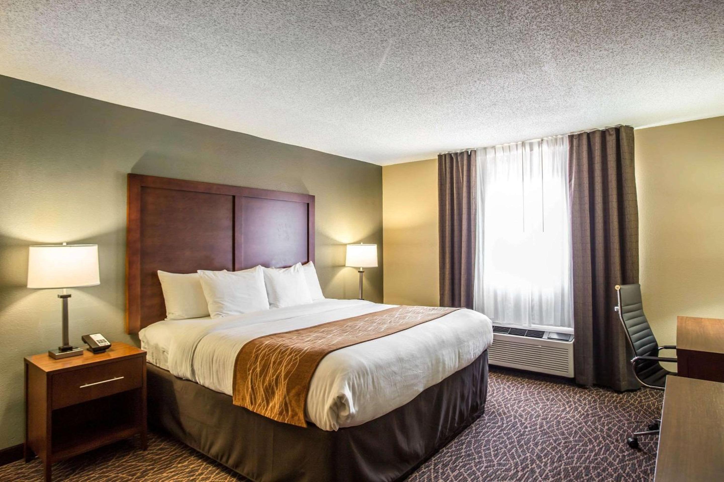 King Room - Accessible/Non-Smoking photo 1