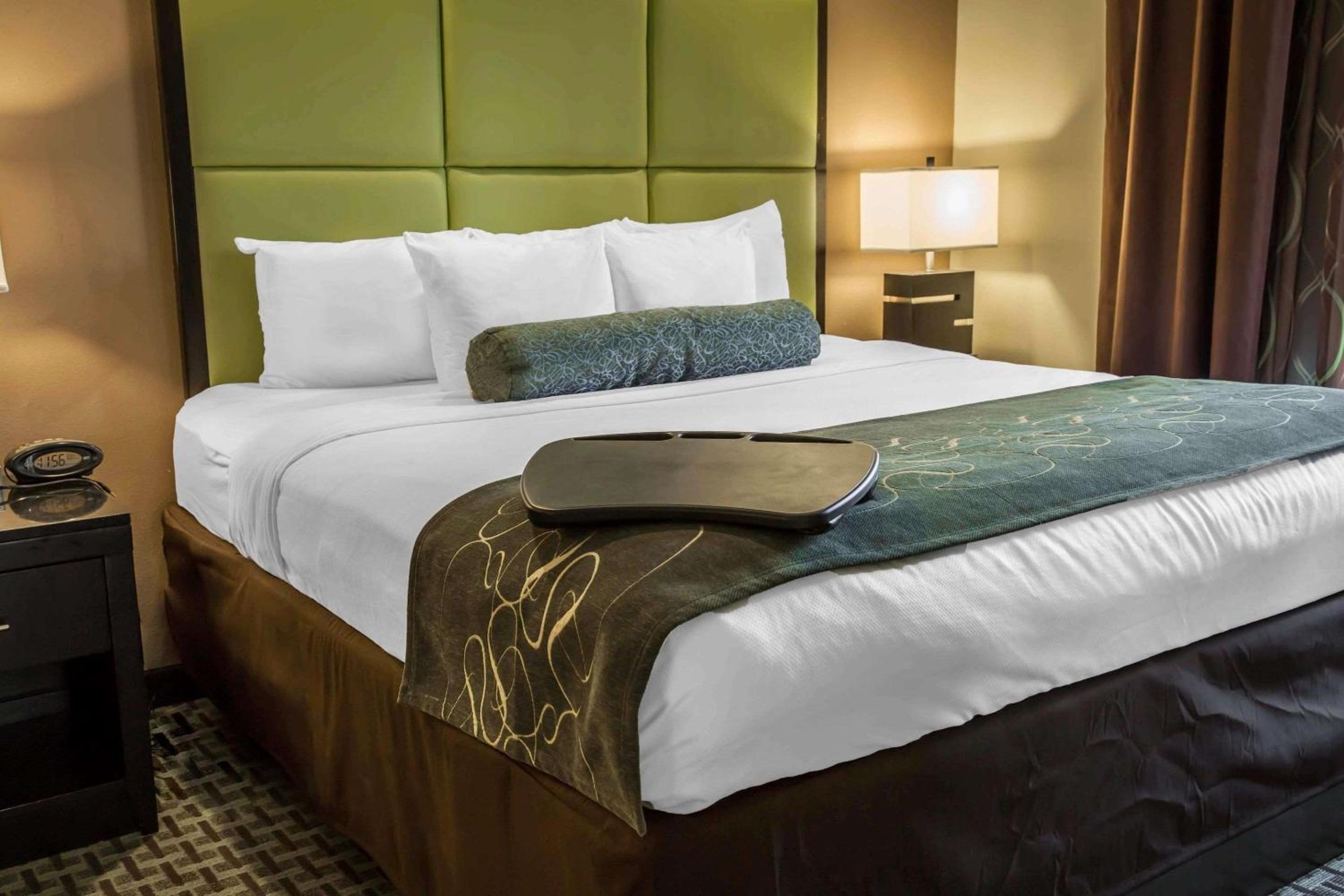 King Suite with Spa Bath - Non-Smoking - Photo 2