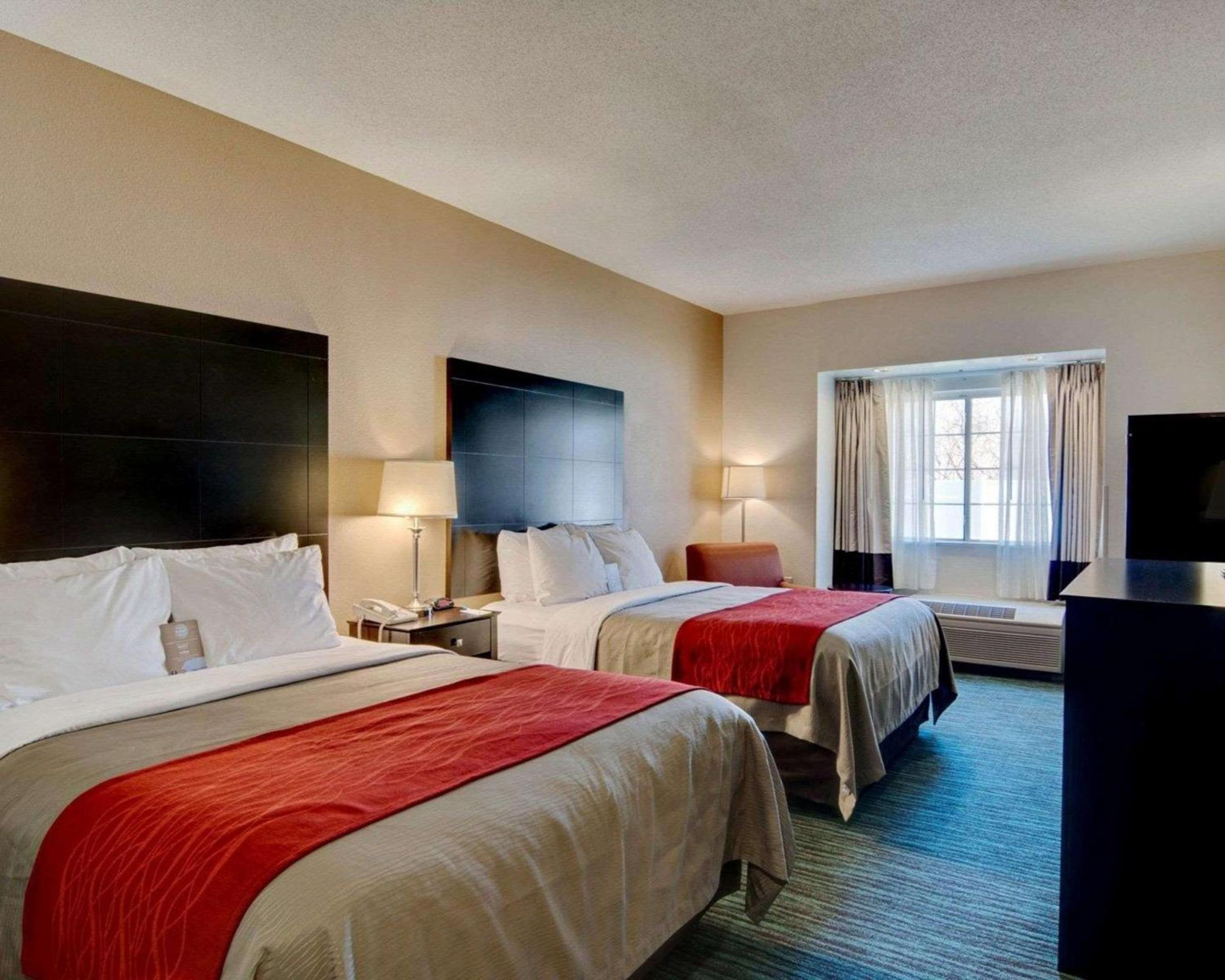 Queen Room with Two Queen Beds - Accessible/Non-Smoking  photo 1
