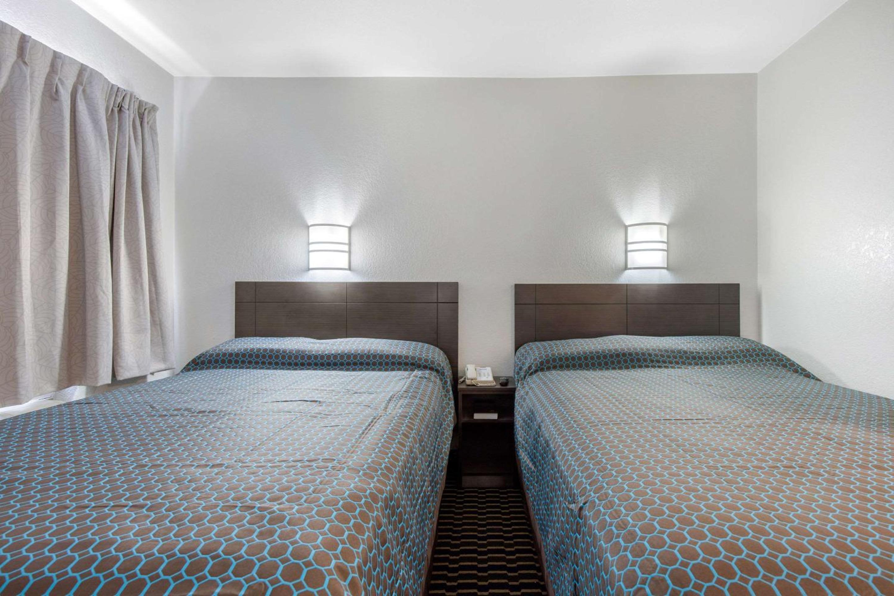 Double Room with Two Double Beds - Non-Smoking photo 1