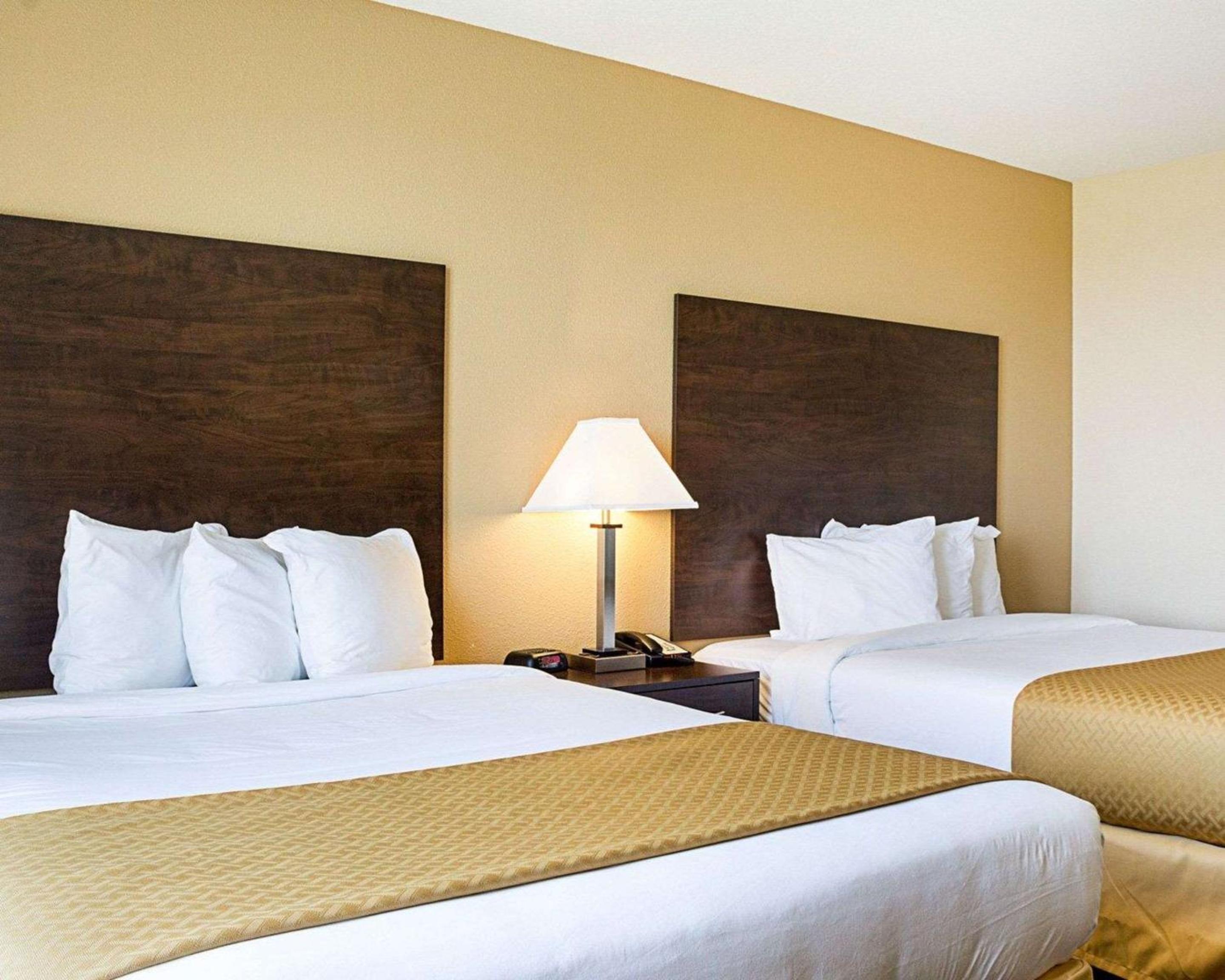 Suite with Two Queen Beds - Accessible/Non-Smoking photo 2
