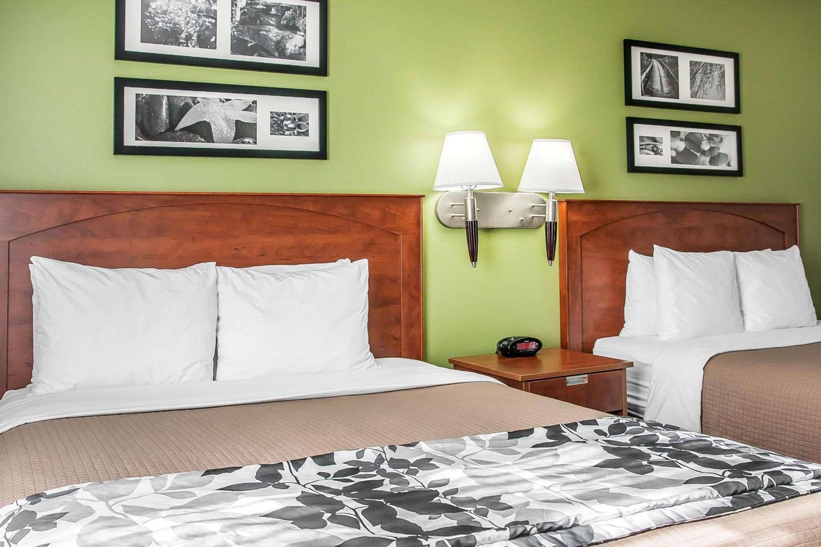 Queen Room with Two Queen Beds - Accessible/Non-Smoking