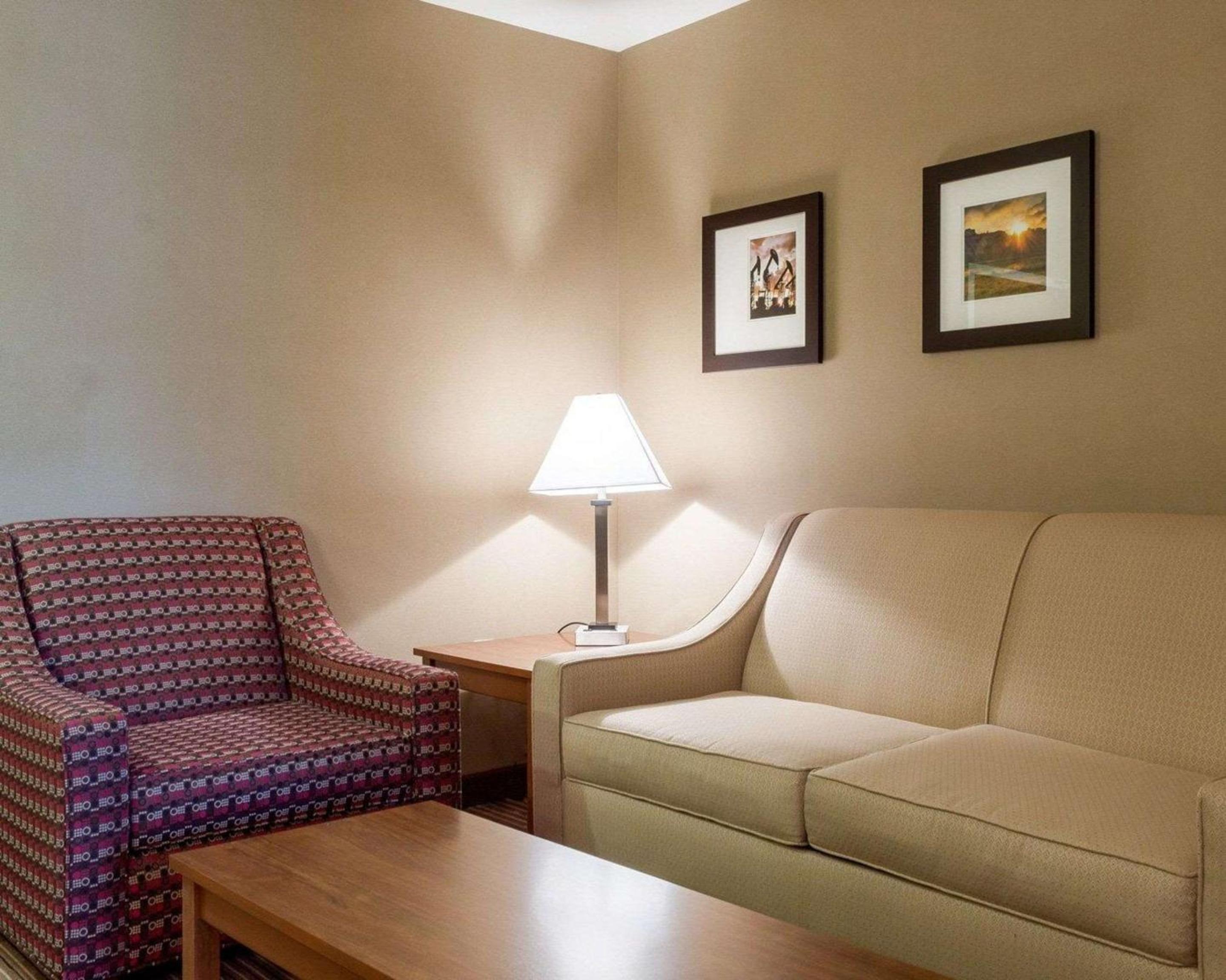 King Suite - Accessible/Non-Smoking photo 3