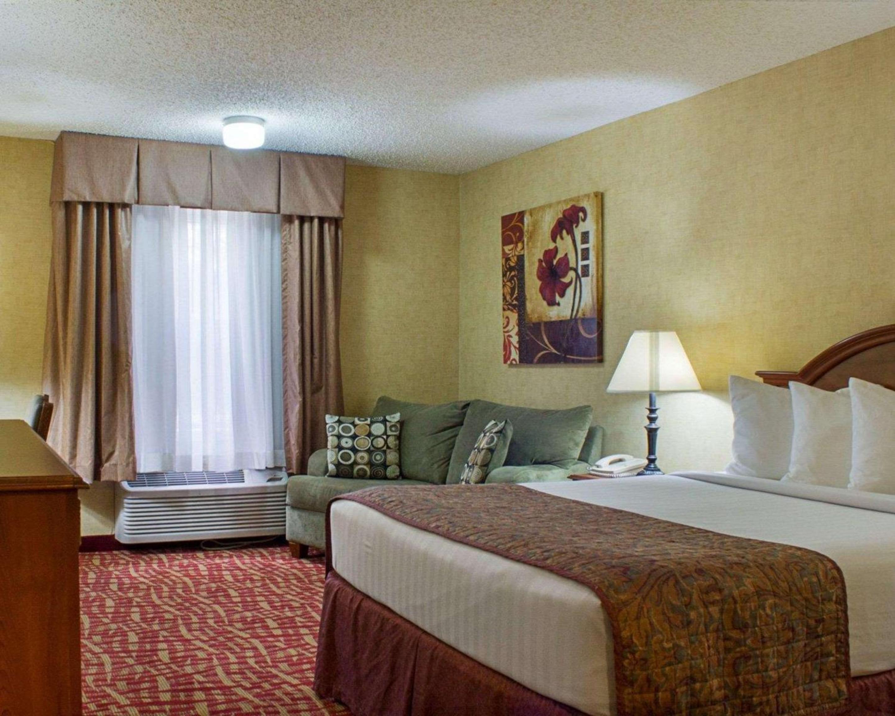 Queen Room - Accessible/Nonsmoking
