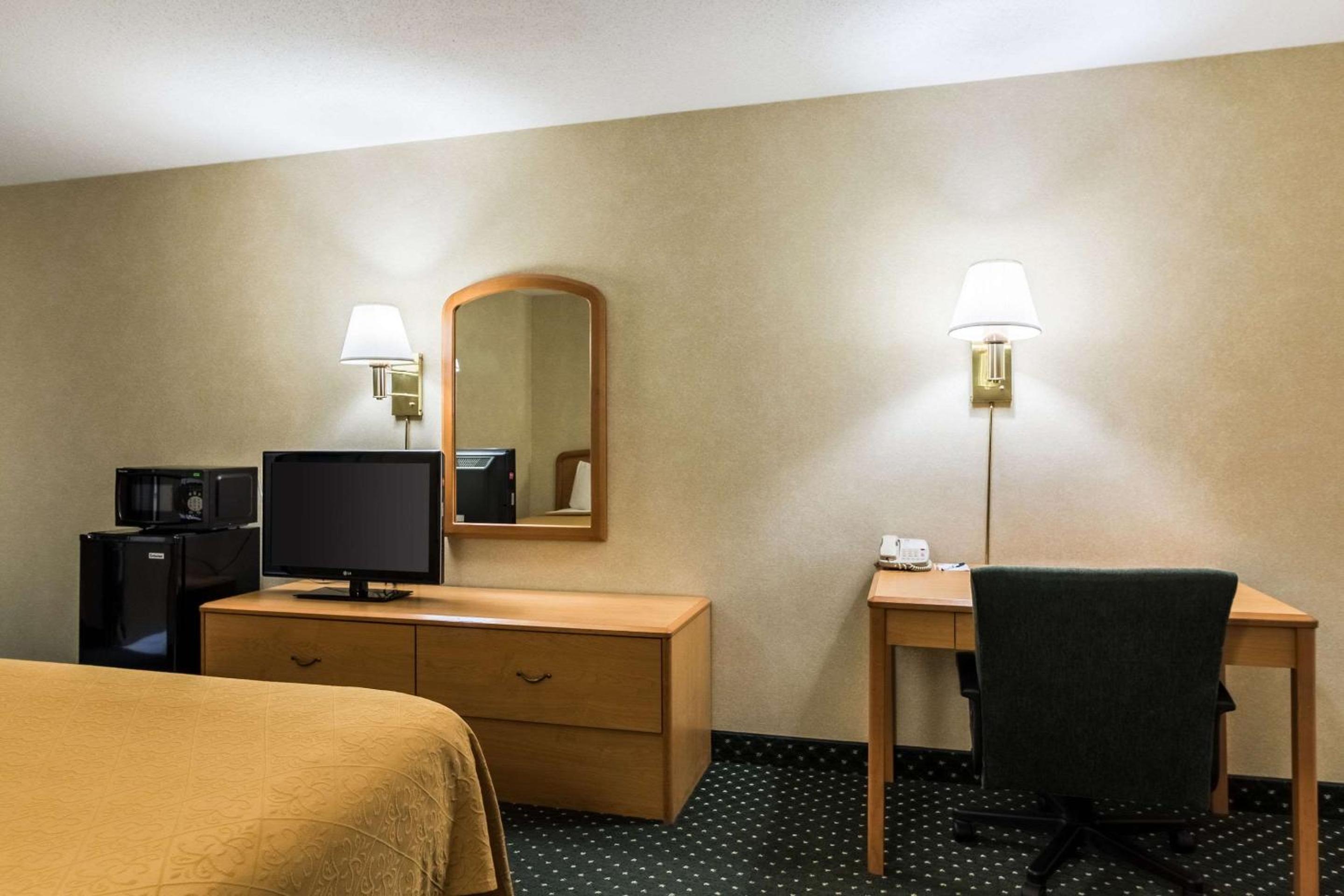 King Room - Non-Smoking photo 3