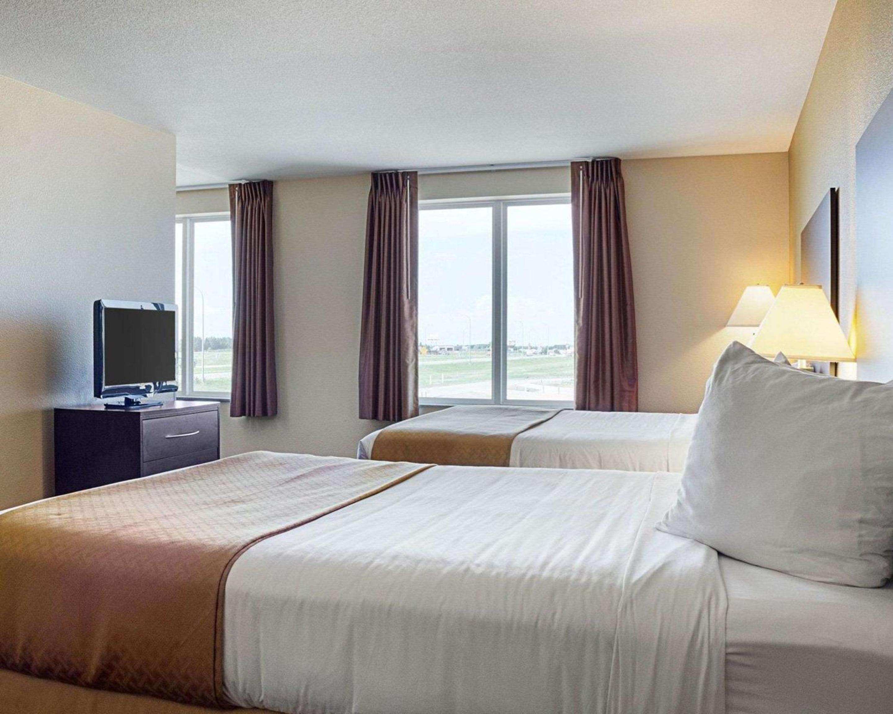 Suite with Two Queen Beds - Accessible/Non-Smoking photo 3