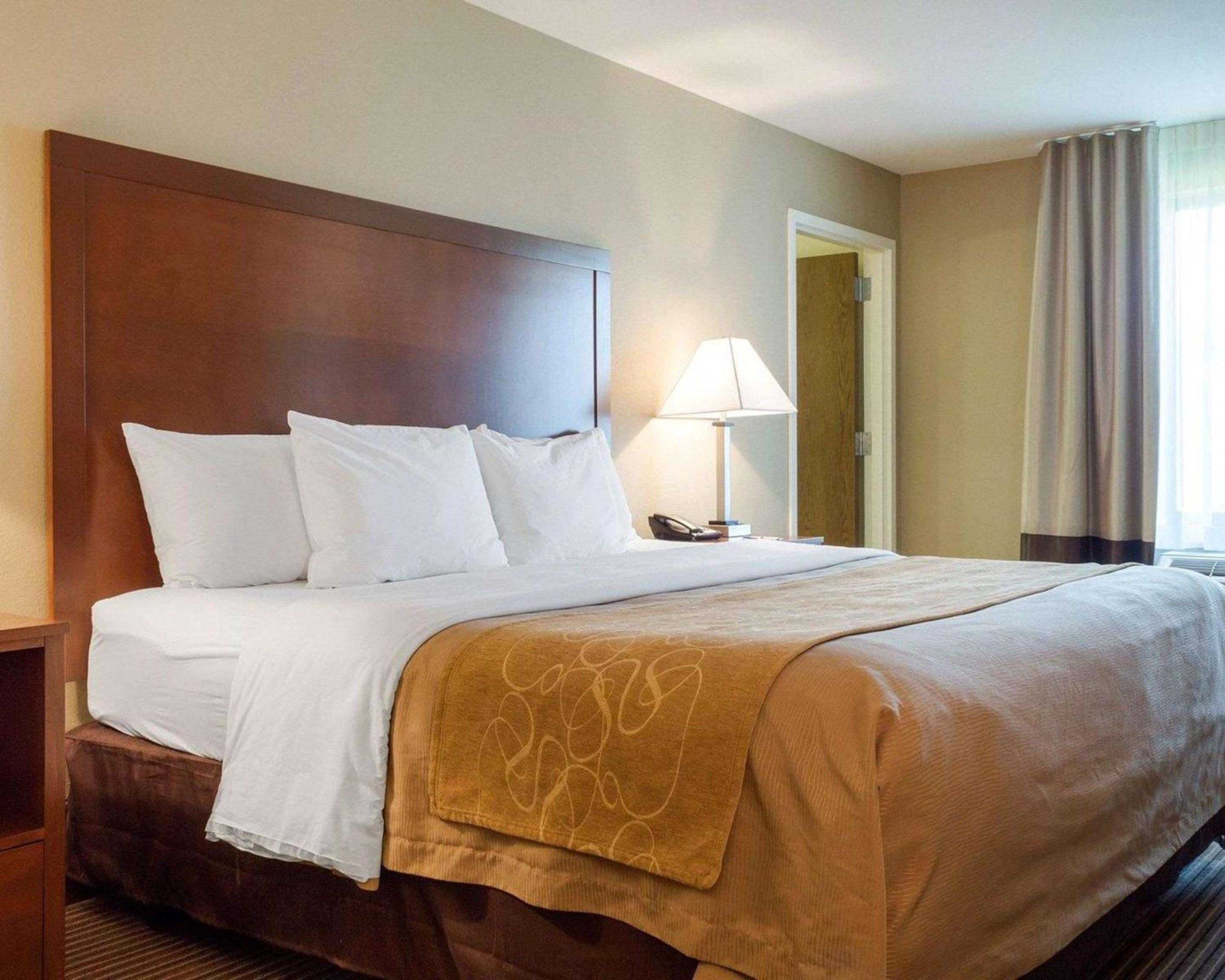 King Room - Accessible/Non-Smoking photo 2