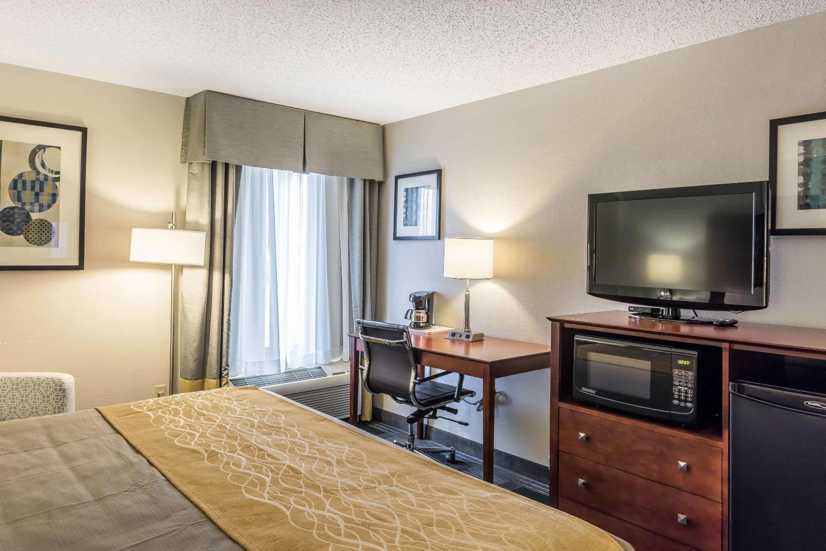 King Room - Non-Smoking - Photo 1