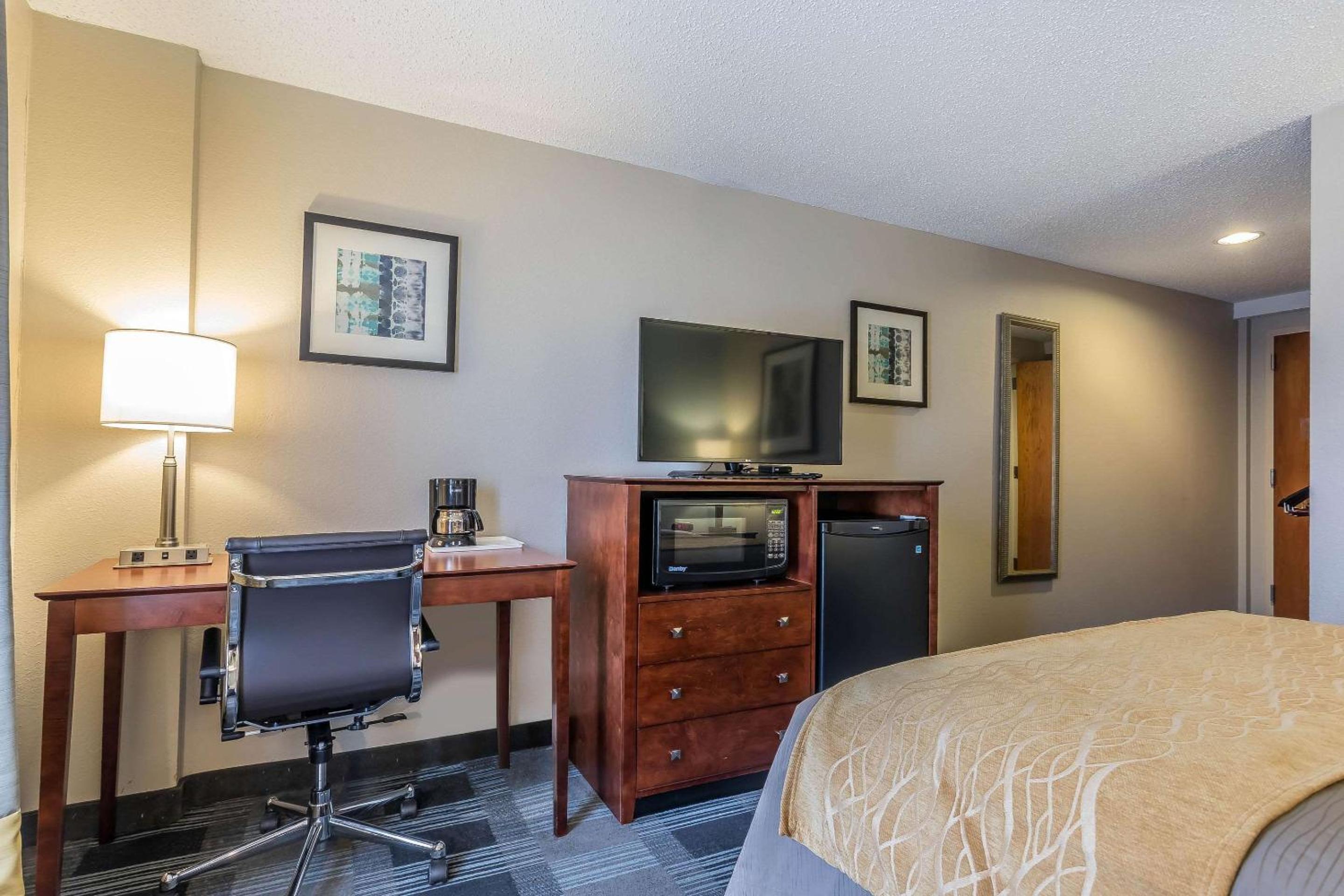 Queen Room - Disability Access/Non-Smoking - Photo 3