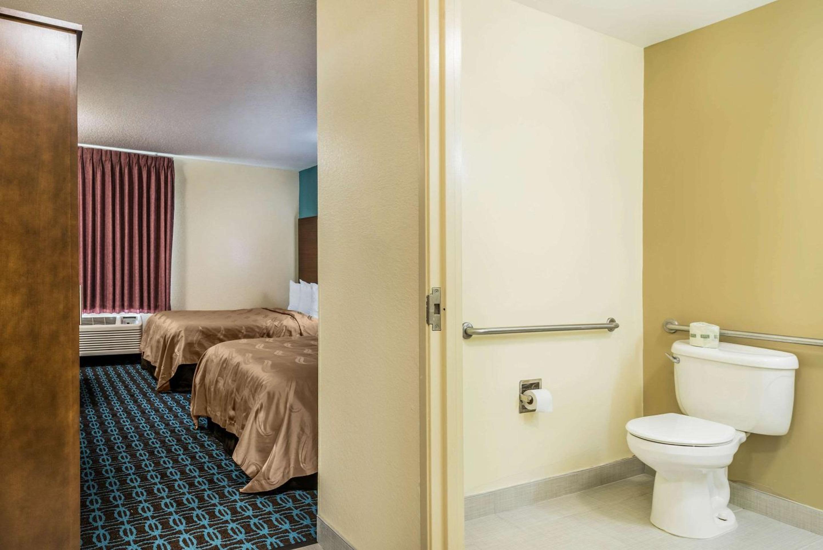 King Room - Accessible/Non-Smoking - Photo 4