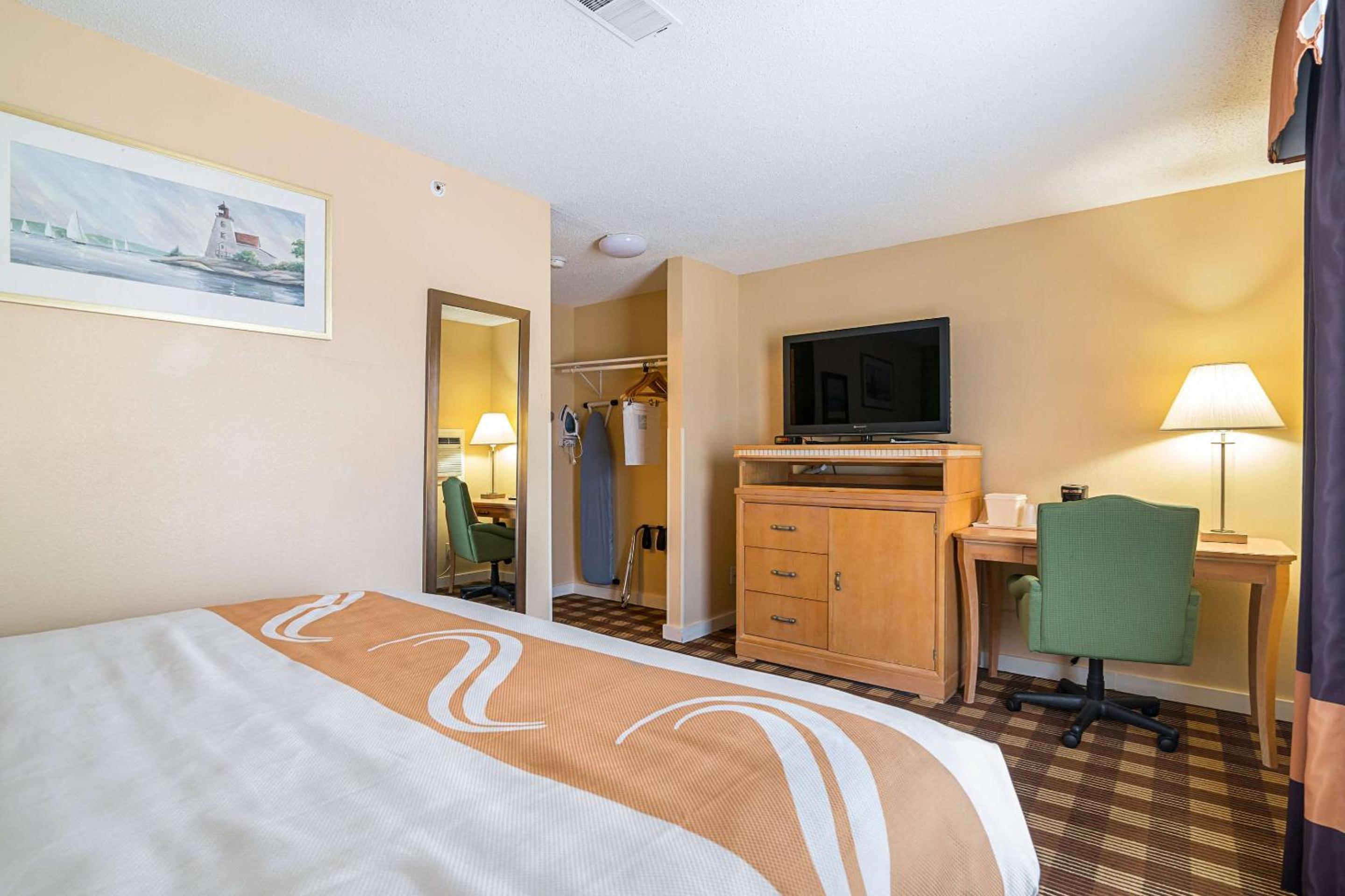 Queen Room - Photo 1