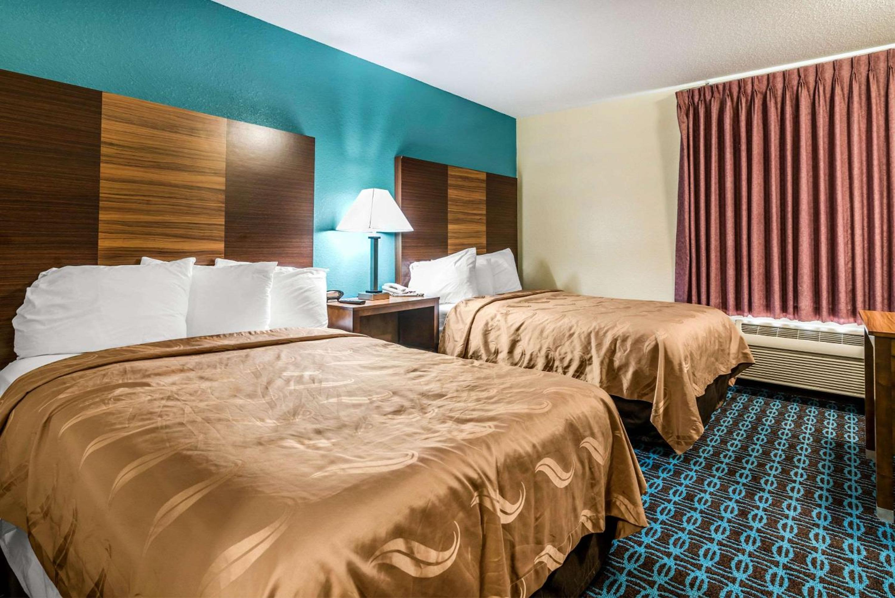 Double Room With Two Double Beds - Mobility Accessible/Non-Smoking photo 1