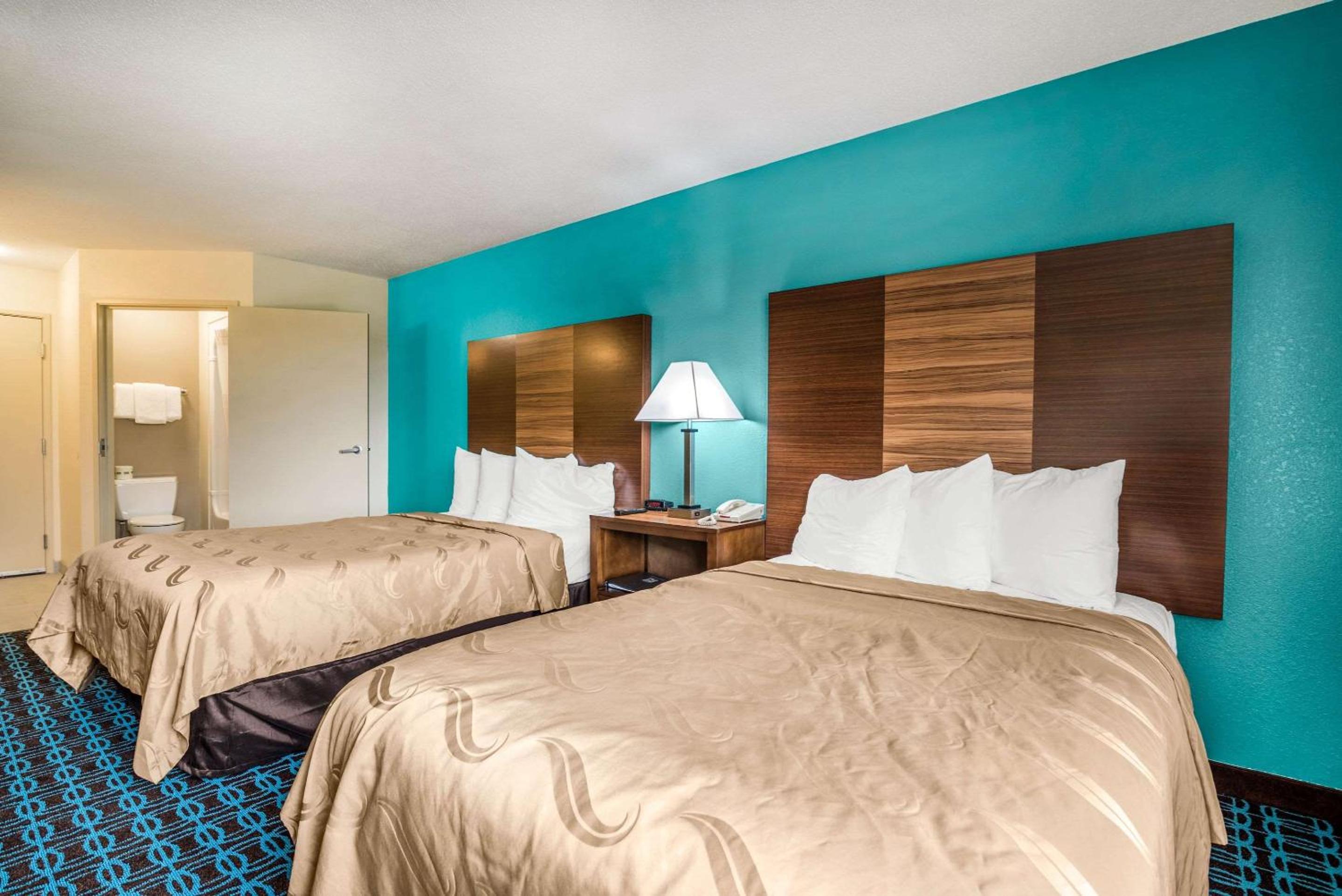 Double Room With Two Double Beds - Mobility Accessible/Non-Smoking photo 3