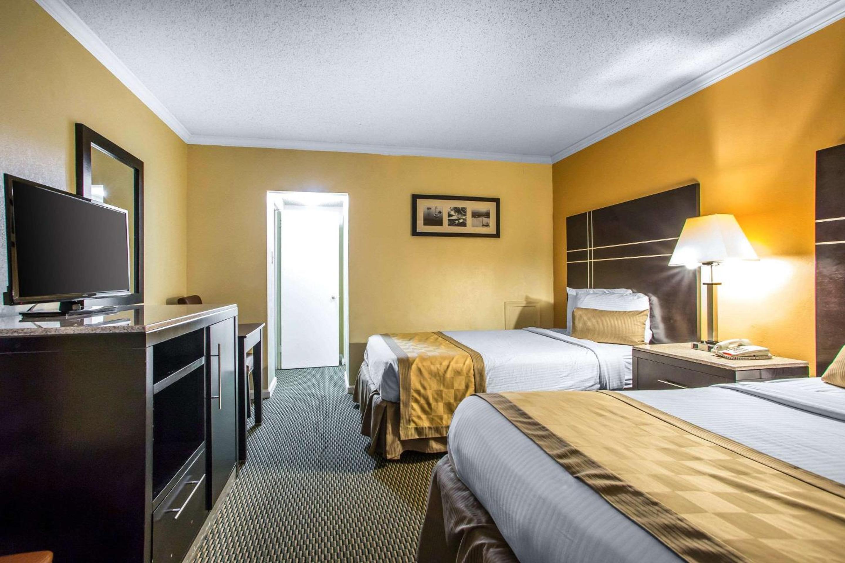 Double Room with Two Double Beds - Non-Smoking photo 1