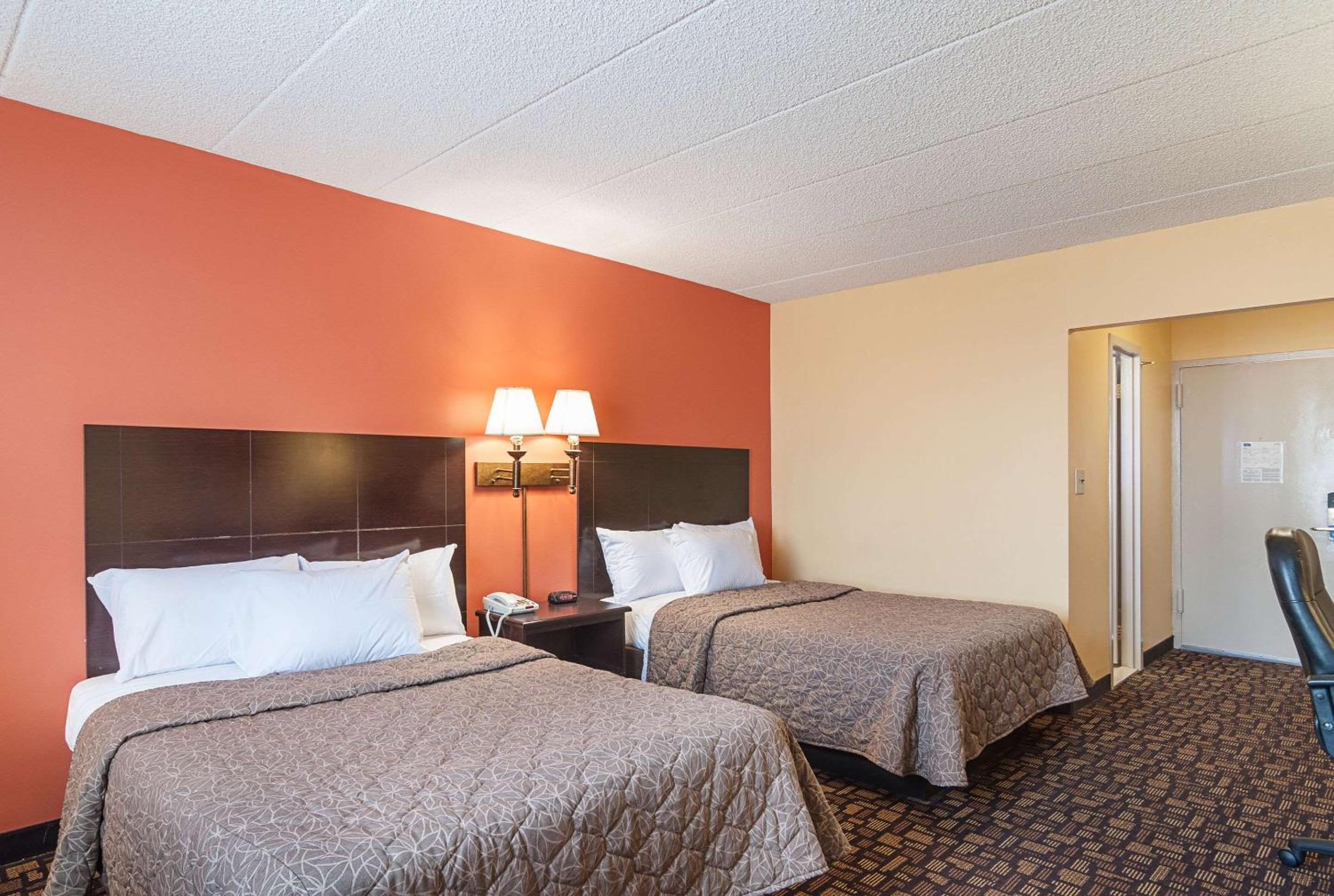 Standard Room with Two Double Beds - Non-Smoking - Photo 1